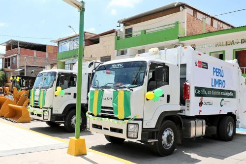 Ministra del Ambiente entrega maquinaria que garantizará una adecuada gestión de Residuos Sólidos en Piura