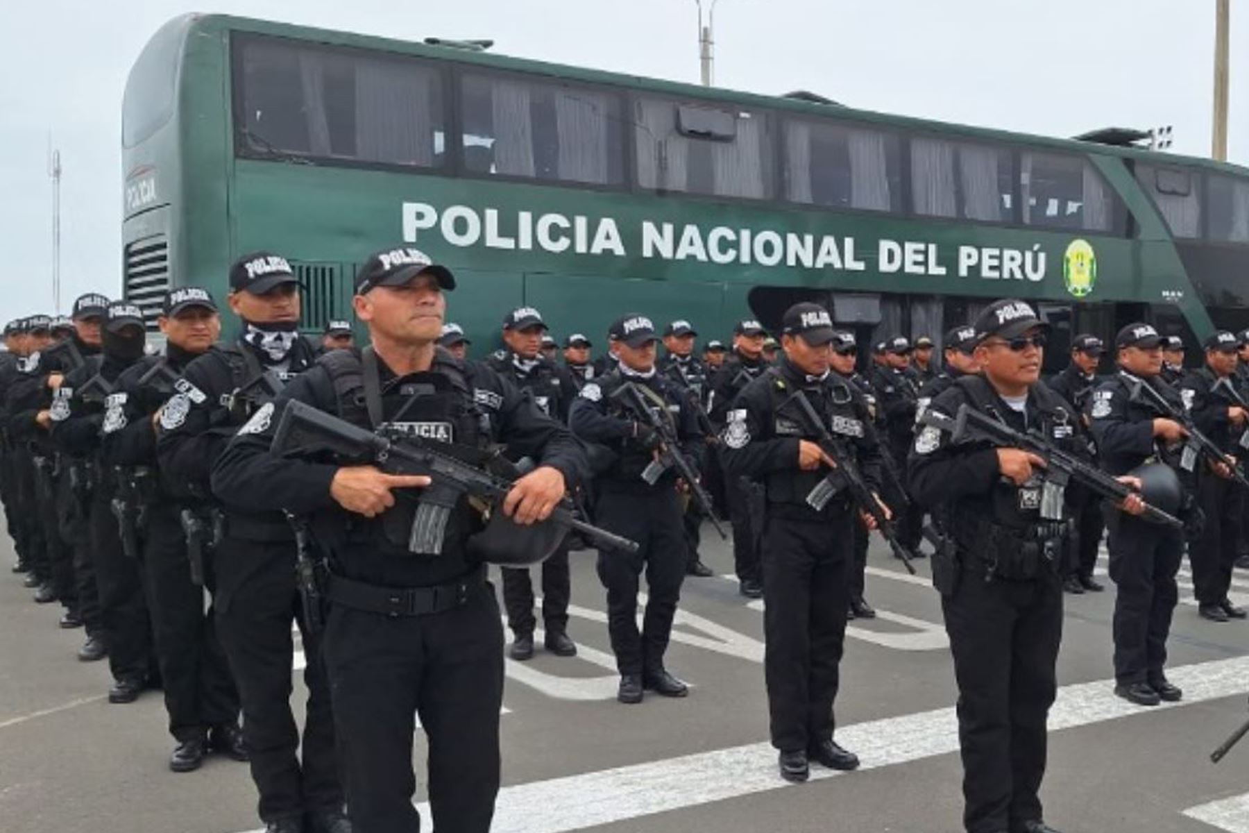 Los policías permecerán en el lugar del ataque, con el objetivo de devolverle la paz al lugar con el respeto irrestricto de los derechos humanos. Foto: Luis Puell Z.