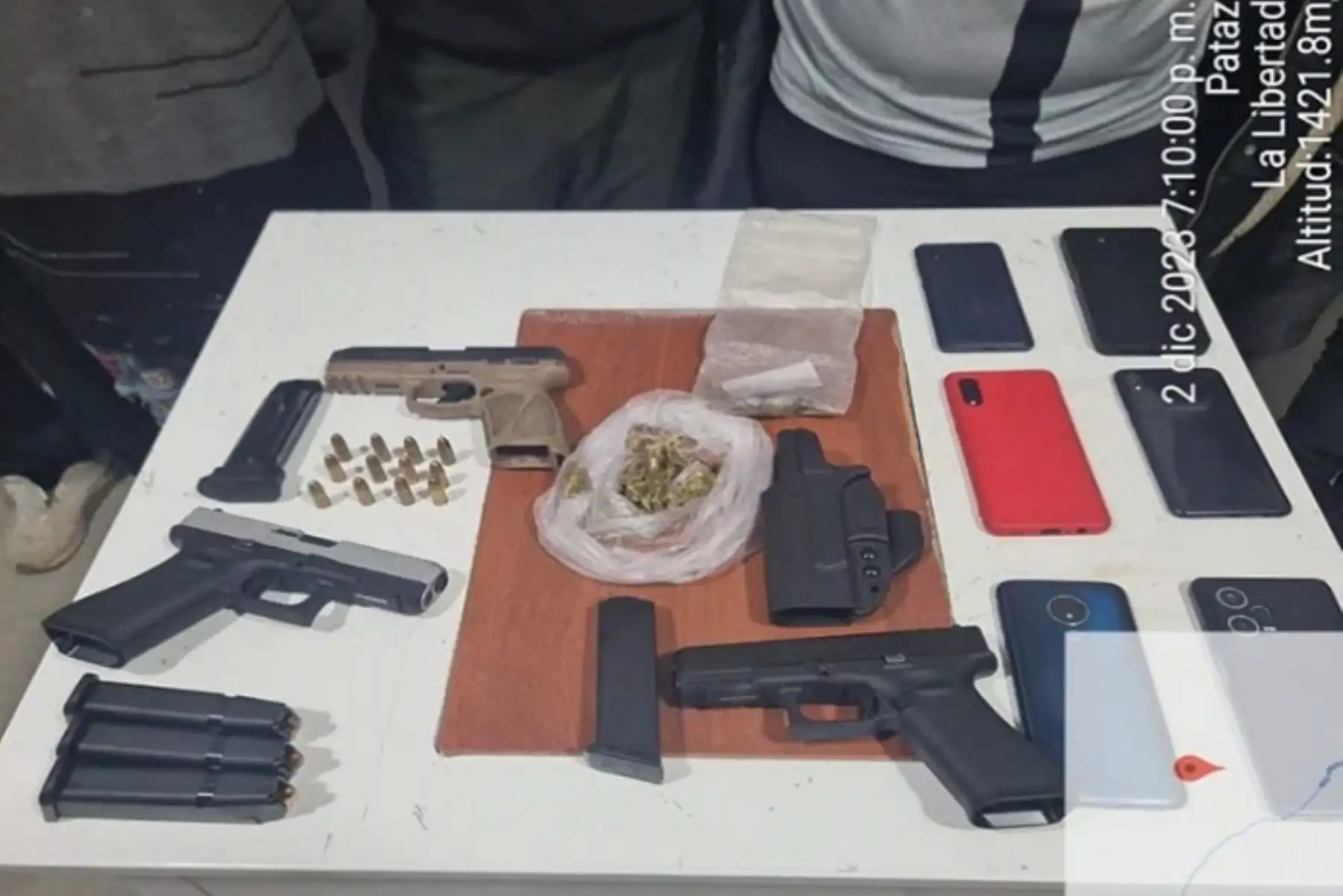 Los detenidos son investigados por el presunto delito de tenencia ilegal de armas. Foto: ANDINA/Difusión