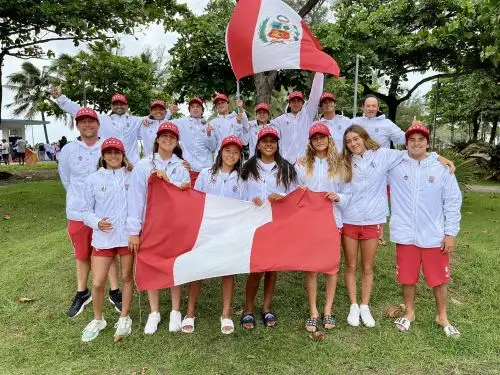 La selección peruana de junior surf resaltó en el Mundial de Brasil