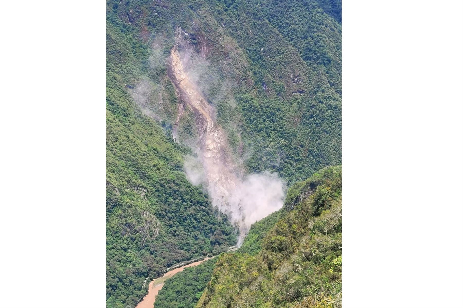 Derrumbe de cerro afectó la vía férrea Machu Picchu-Hidroeléctrica, en la región Cusco. Foto: ANDINA/Difusión