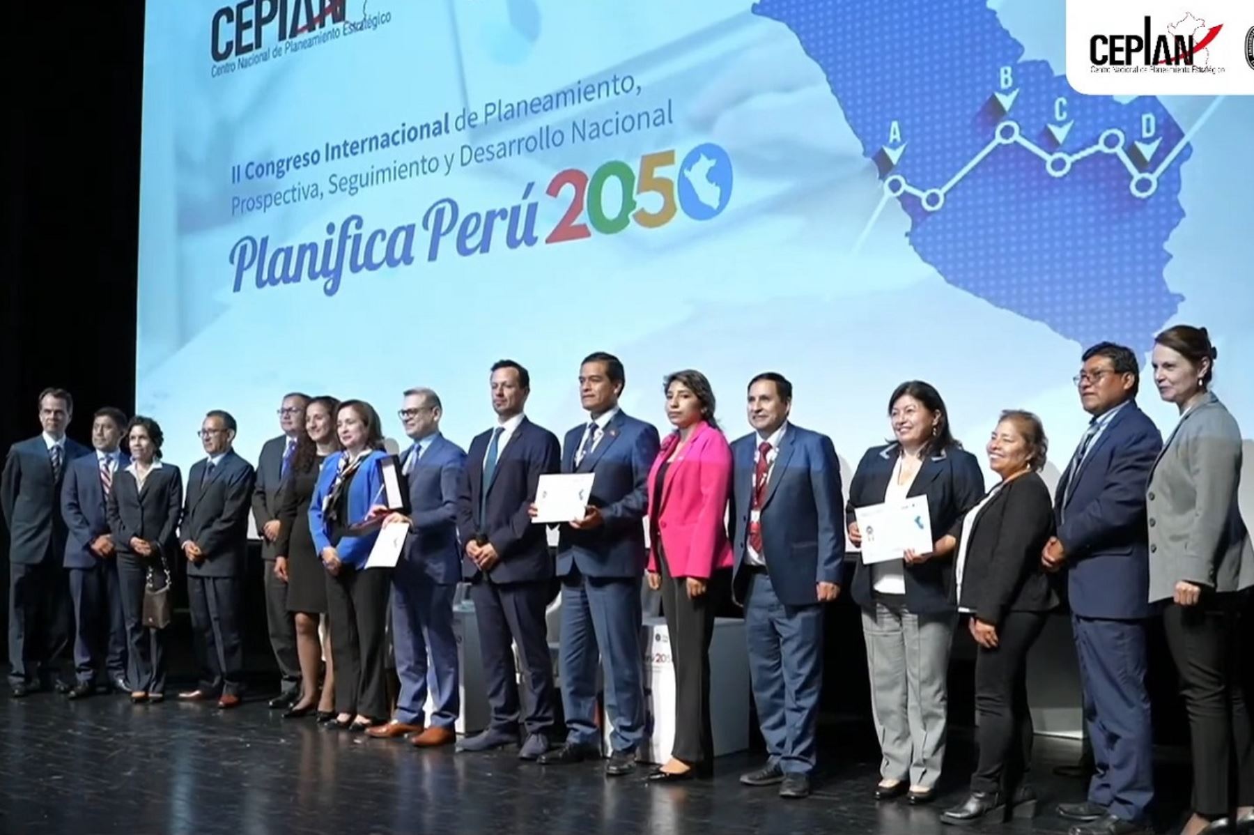 Reconocimiento de Ceplan a los mejores equipos de planificación 2023. Foto: Cortesía.