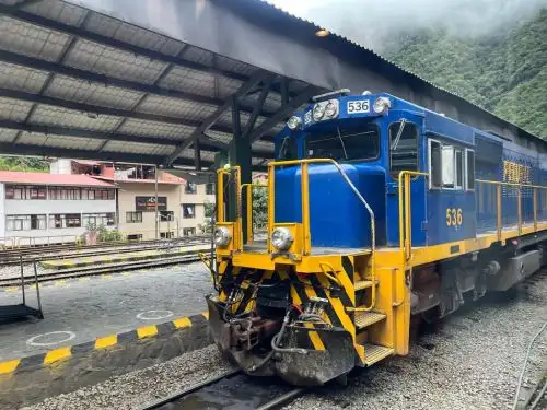Esta mañana se restableció el tránsito en la vía férrea del tren Machu Picchu-Hidroeléctrica que se encontraba interrumpida por el derrumbe de rocas. ANDINA/Percy Hurtado Santillán