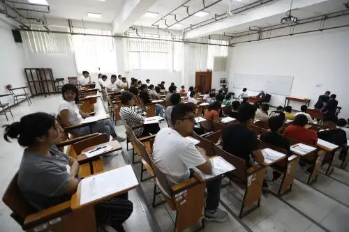 Postulantes a las nuevas 4 nuevas filiales de la universidad San Marcos rindieron su examen de admisión 2024-II en la Ciudad Universitaria. Foto: ANDINA/Daniel Bracamonte