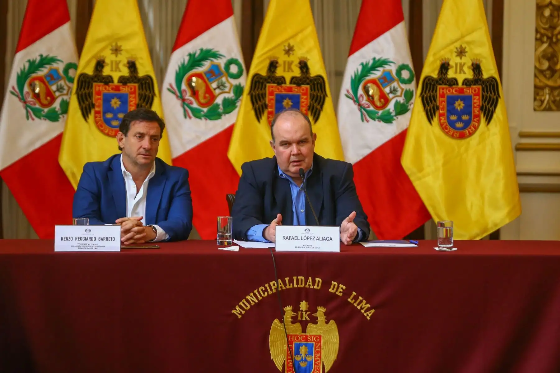 En una actividad realizada en el Palacio Municipal, el alcalde de Lima, Rafael López Aliaga, hizo entrega de 40 congeladoras a las ollas comunes, para garantizar la preservación adecuada de sus alimentos.
Foto: ANDINA/Eddy Ramos