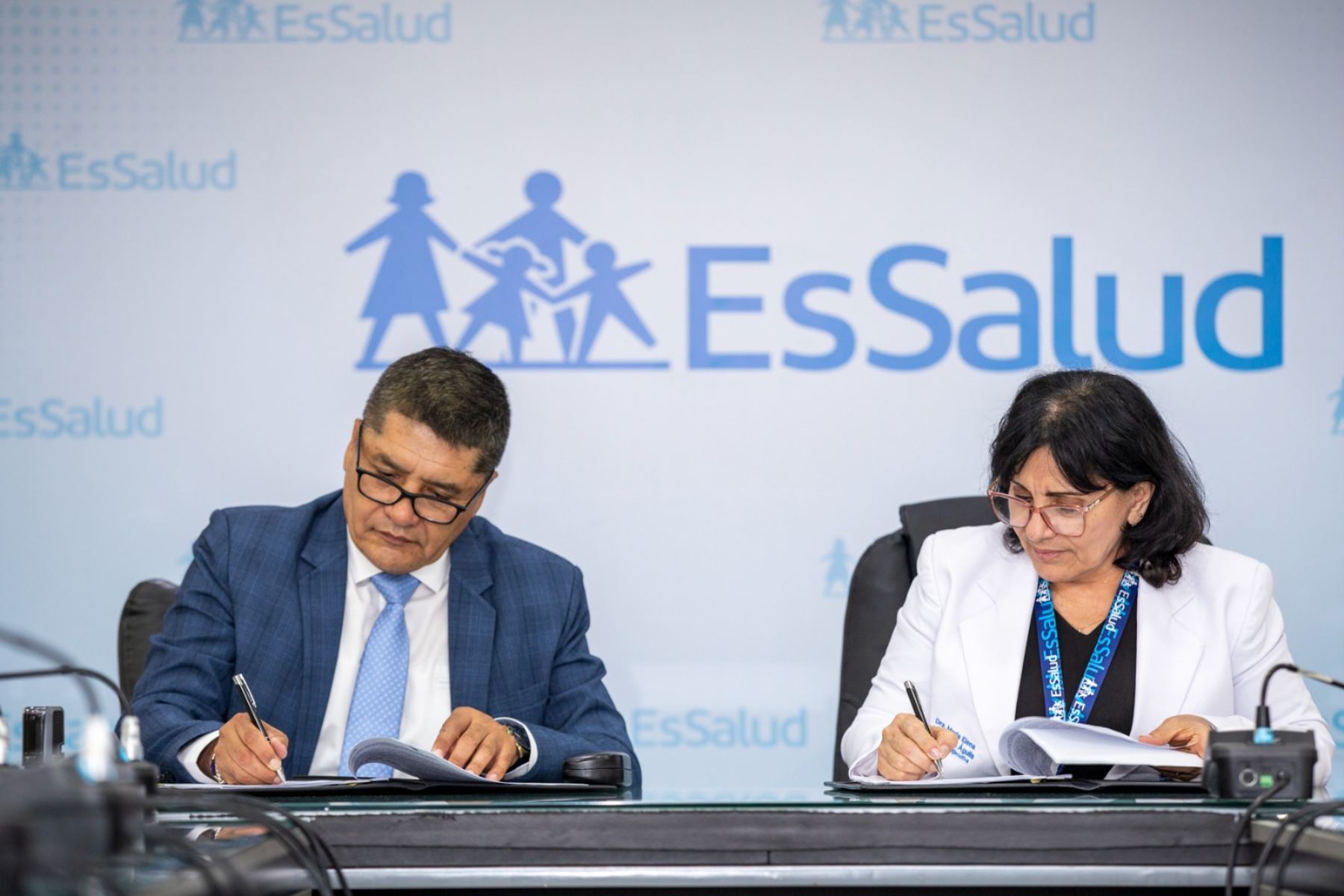 La tercera adenda suscrita por la presidenta ejecutiva de EsSalud y el alcalde de Arequipa tiene un año de duración. Foto: ANDINA/Difusión