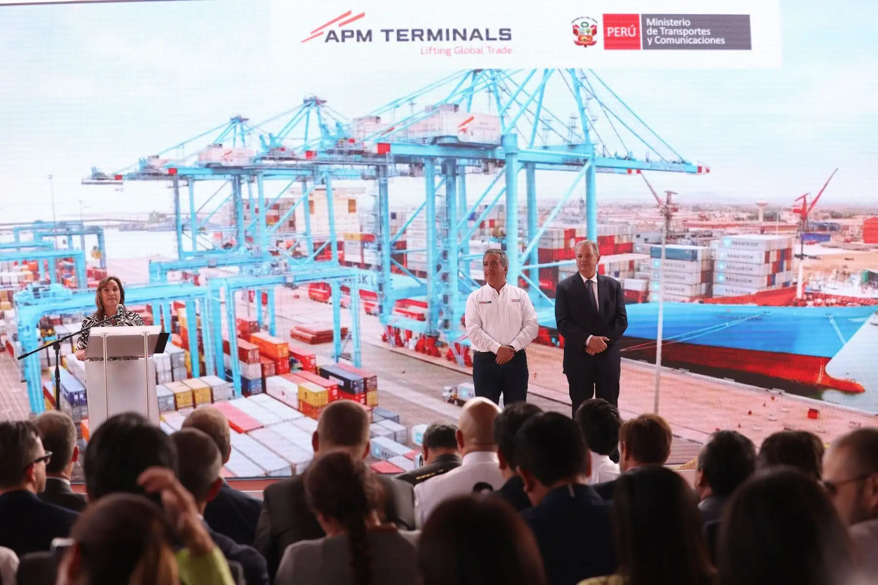 Presidenta Dina Boluarte participa en la ceremonia de colocación de la primera piedra de la etapa 3A del Terminal Norte Multipropósito del Callao. Foto: ANDINA/ Prensa Presidencia