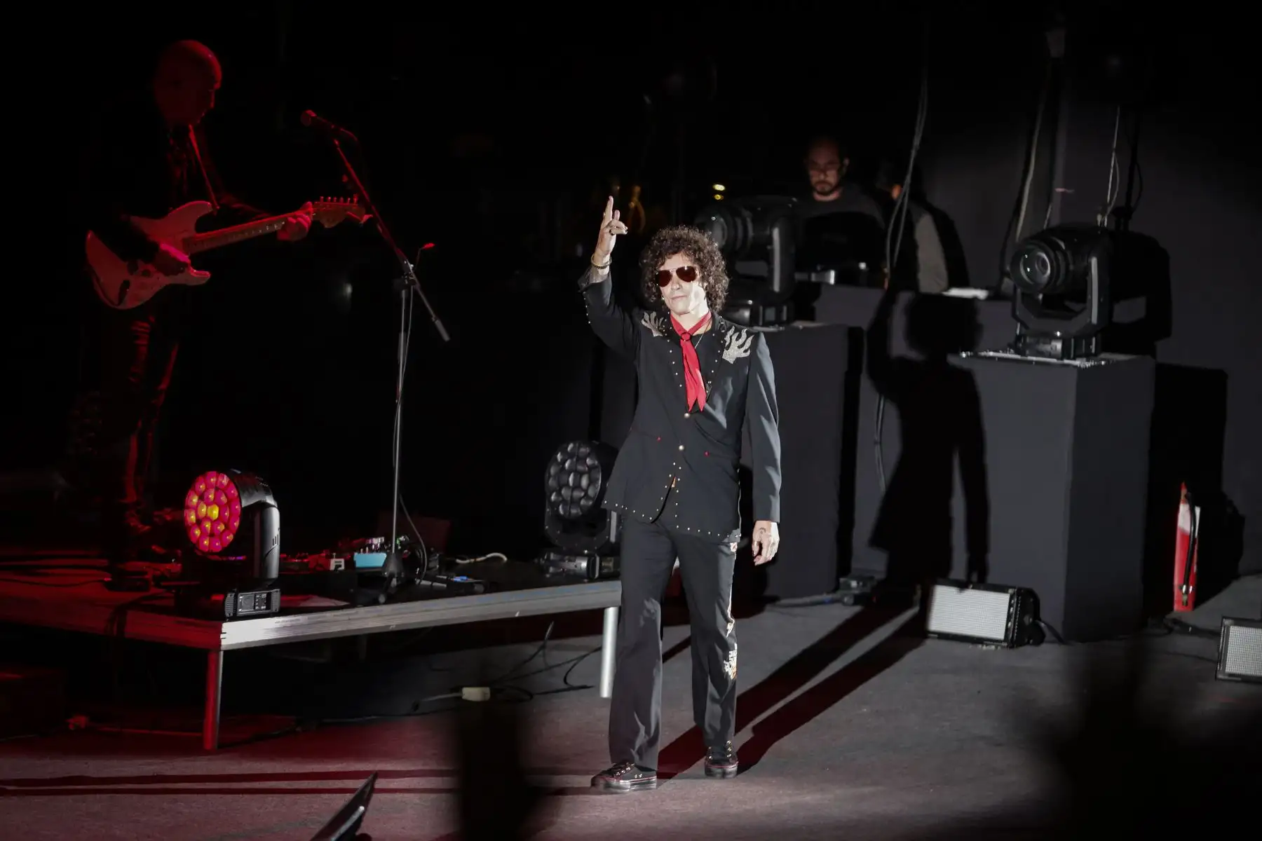 Por fin llegó el día en que Enrique Bunbury volvió a tocar en la capital, es quizás uno de los regresos más esperados por aquellos fanáticos del rock español. Foto: ANDINA/ Andres Valle