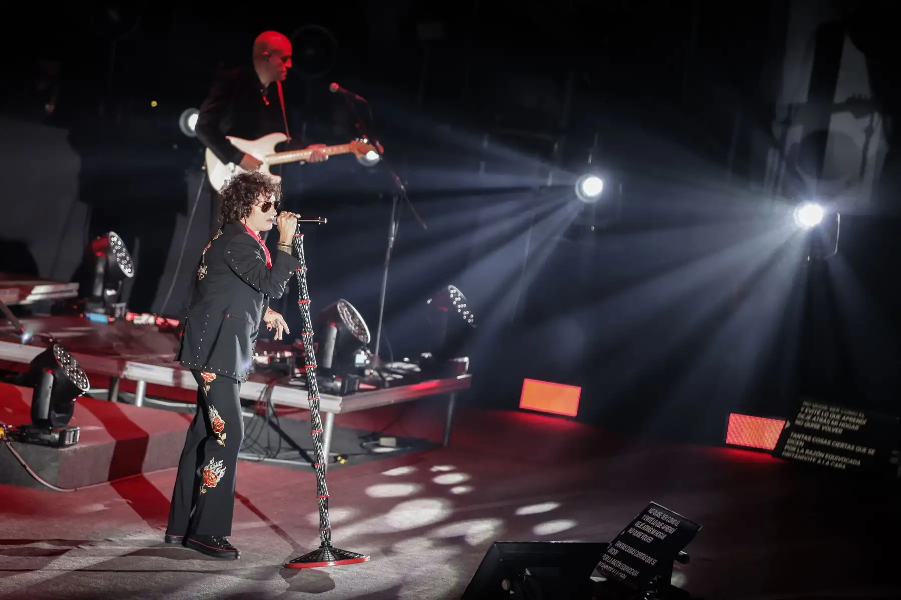 Por fin llegó el día en que Enrique Bunbury volvió a tocar en la capital, es quizás uno de los regresos más esperados por aquellos fanáticos del rock español. Foto: ANDINA/ Andres Valle