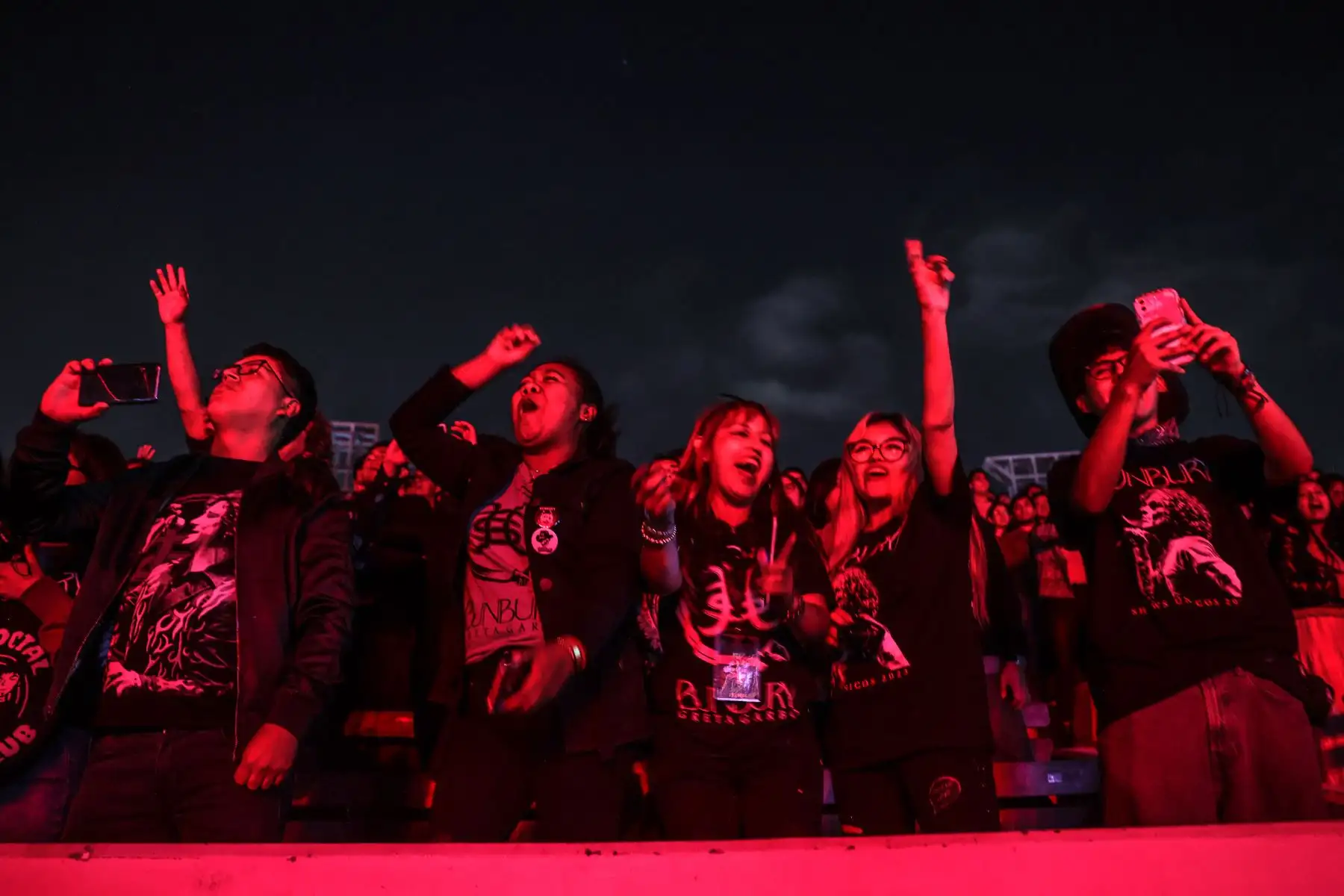 La cita se dio esta noche en el anfiteatro del Parque de la Exposición donde el aragonés errante brincó a los escenarios para deleite de sus seguidores. Foto:ANDINA/ Andres Valle