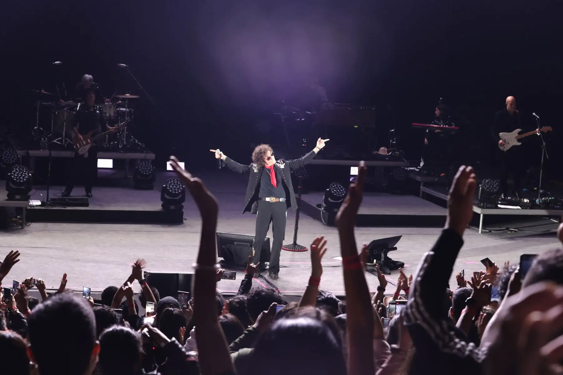 Por fin llegó el día en que Enrique Bunbury volvió a tocar en la capital, es quizás uno de los regresos más esperados por aquellos fanáticos del rock español. Foto: ANDINA/ Andres Valle