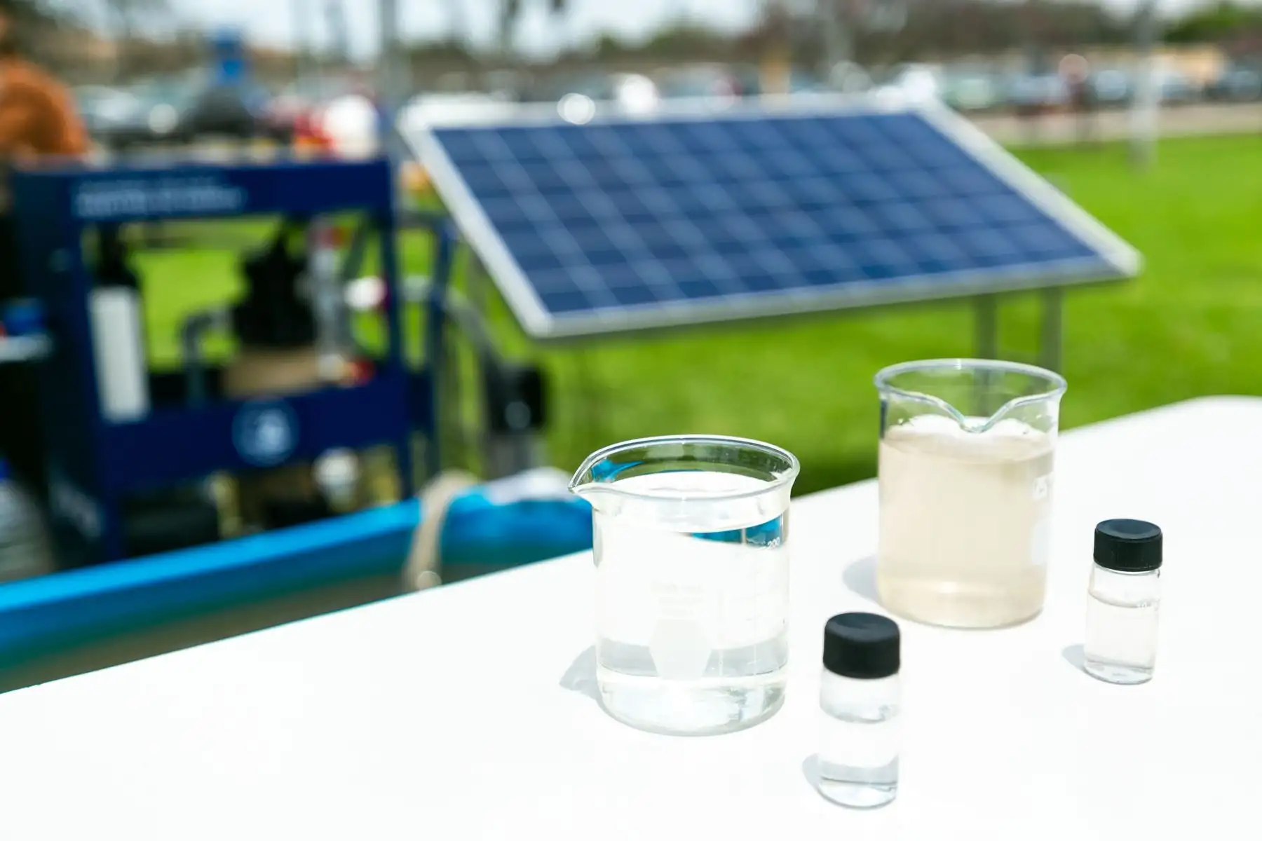 El sistema permite abastecer la necesidad diaria de agua bebible de 2,400 personas durante 6 meses de funcionamiento