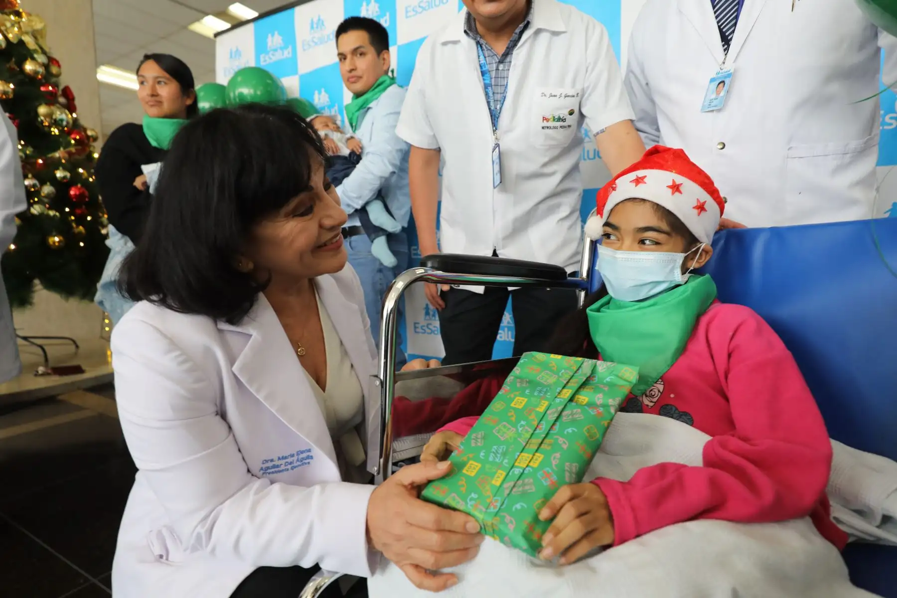 fue dada de alta Talita, de 13 años, quien en mayo de este año fue una de las embajadoras en la campaña de donación voluntaria de órganos y tejidos. T
La niña, tras un año en lista de espera de un órgano, fue sometida a un exitoso trasplante renal luego de conseguir un riñón compatible. 
Foto: EsSalud