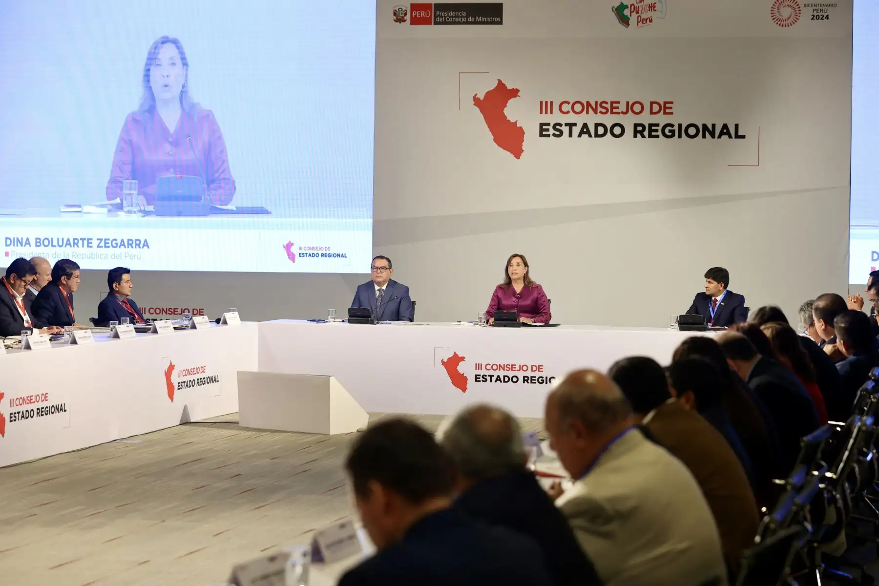 La presidenta Dina Boluarte,  acompañada por el premier Alberto Otárola participó hoy en la tercera sesión del Consejo de Estado Regional, que contó con la asistencia de los ministros de Estado y los gobernadores regionales de todo el país.
Foto: ANDINA/PCM