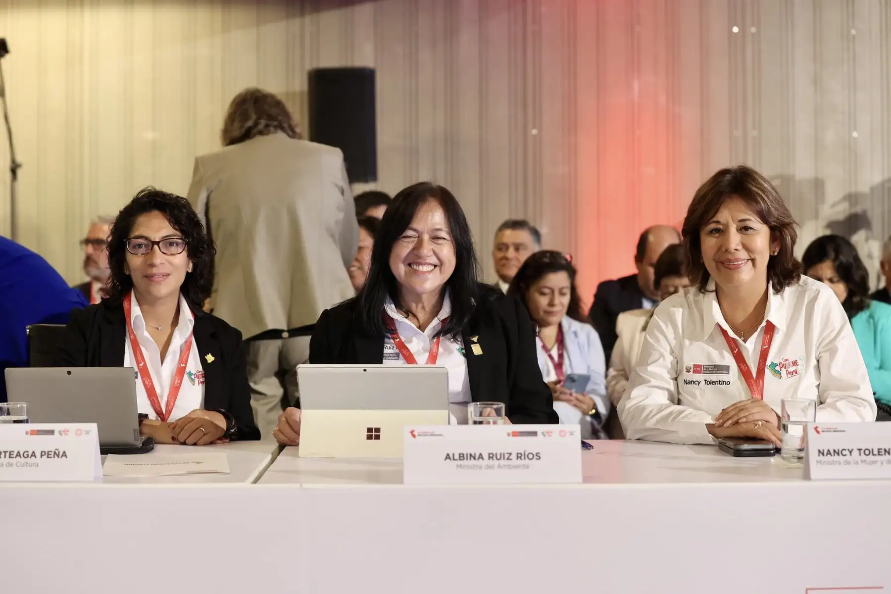 La presidenta Dina Boluarte,  acompañada por el premier Alberto Otárola participó hoy en la tercera sesión del Consejo de Estado Regional, que contó con la asistencia de los ministros de Estado y los gobernadores regionales de todo el país.
Foto: ANDINA/PCM