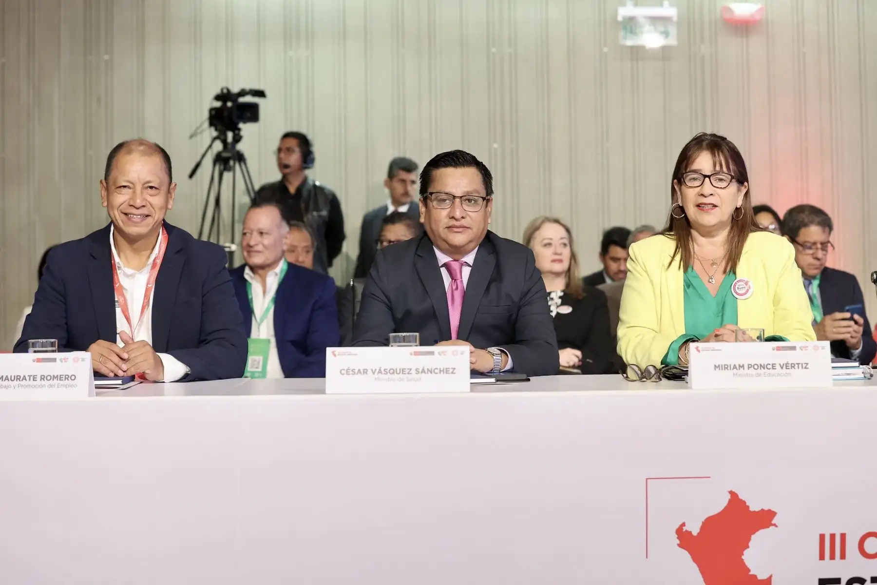 La presidenta Dina Boluarte,  acompañada por el premier Alberto Otárola participó hoy en la tercera sesión del Consejo de Estado Regional, que contó con la asistencia de los ministros de Estado y los gobernadores regionales de todo el país.
Foto: ANDINA/PCM