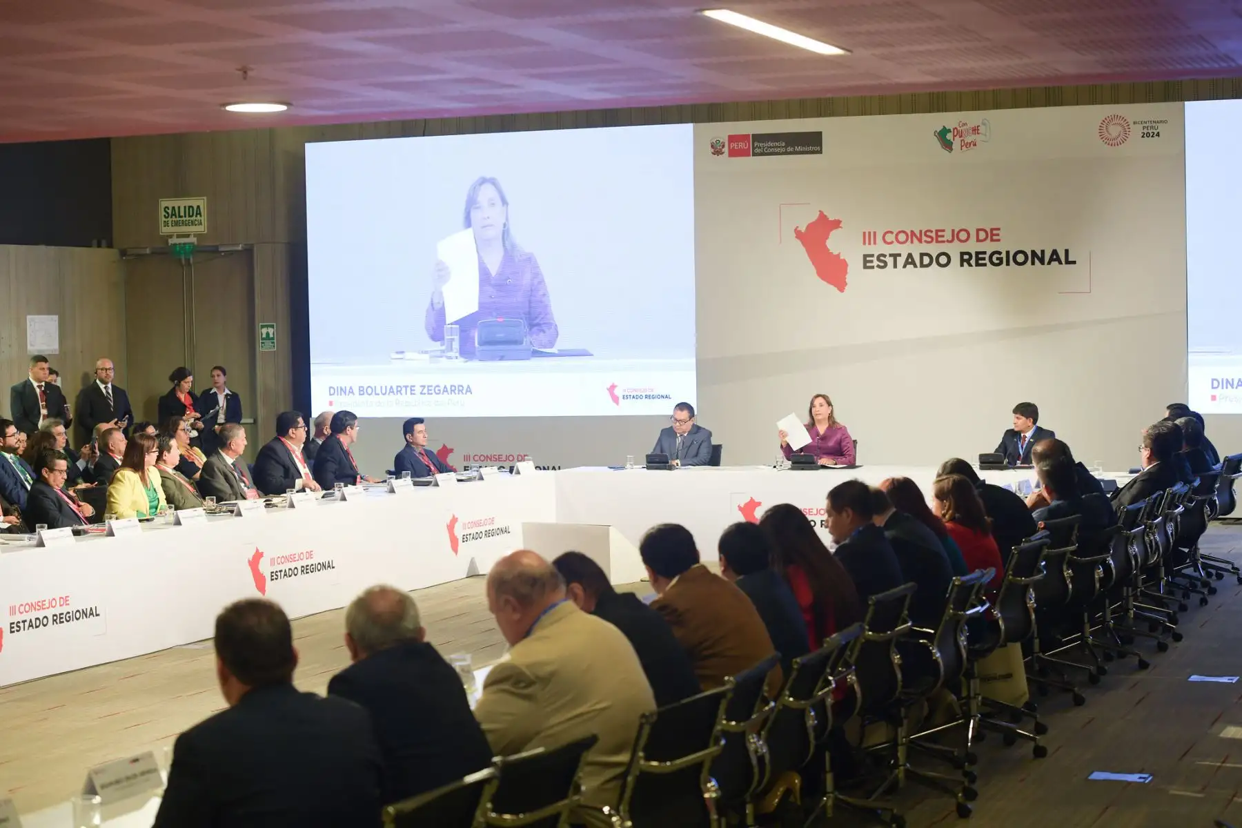 La presidenta Dina Boluarte,  acompañada por el premier Alberto Otárola participó hoy en la tercera sesión del Consejo de Estado Regional, que contó con la asistencia de los ministros de Estado y los gobernadores regionales de todo el país.
Foto: ANDINA/Presidencia Perú
