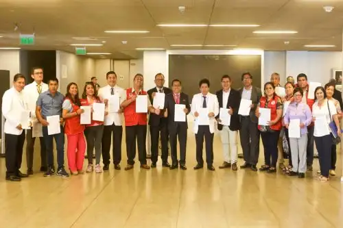 Gobierno aprueba aumento salarial para profesionales de la salud Foto: Minsa