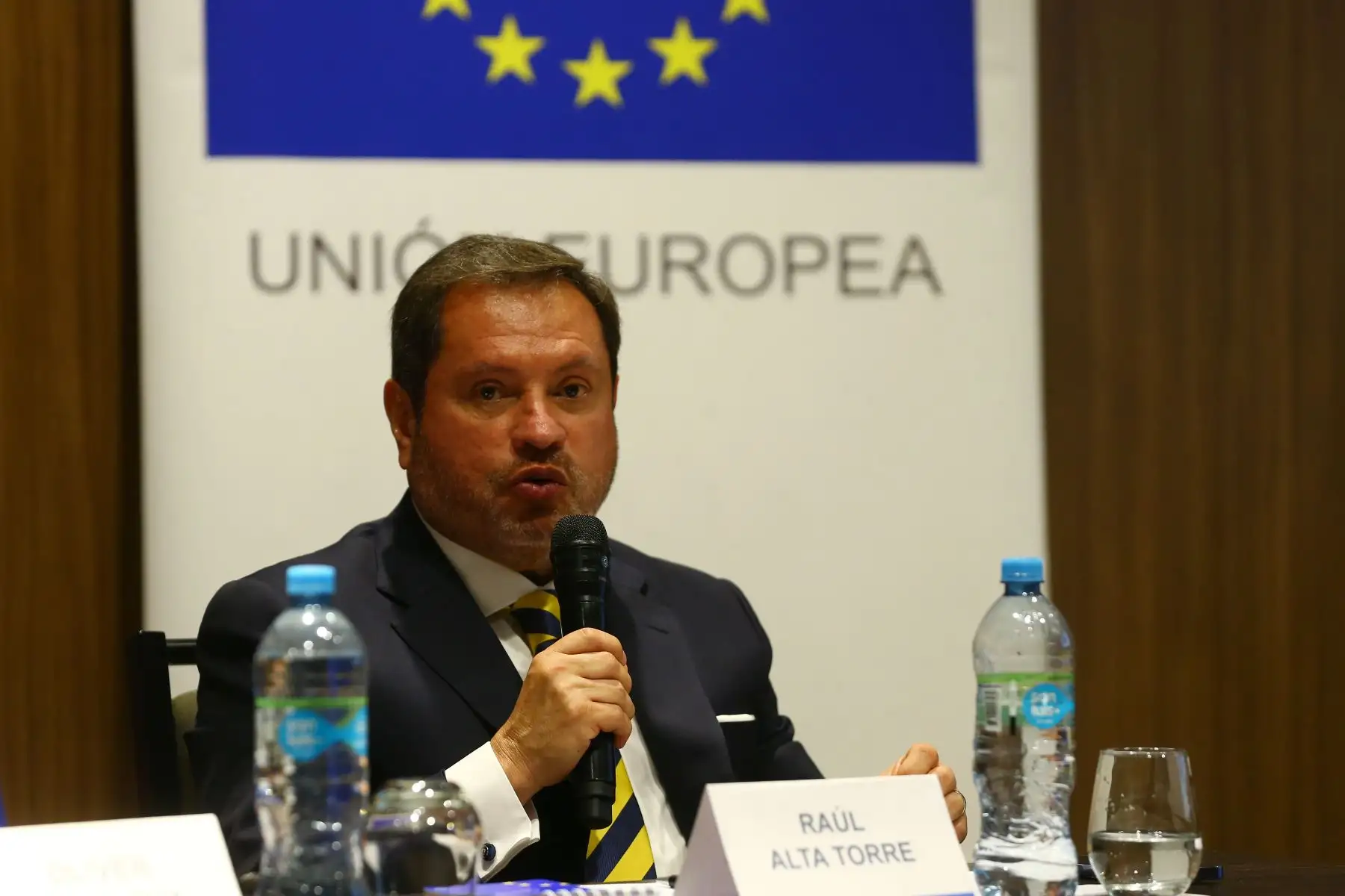 EuroCámaras   presenta su tercer Documento de Posición (DP) con la colaboración técnica de la Unión Europea. El documento contempla la visión común de las empresas europeas presentesen el Perú sobre temas de comercio e inversión. En la reunión participa,  Raúl Alta Torre Del Águila, Presidente de EuroCámaras de Perú.
Foto; ANDINA/ Eddy Ramos