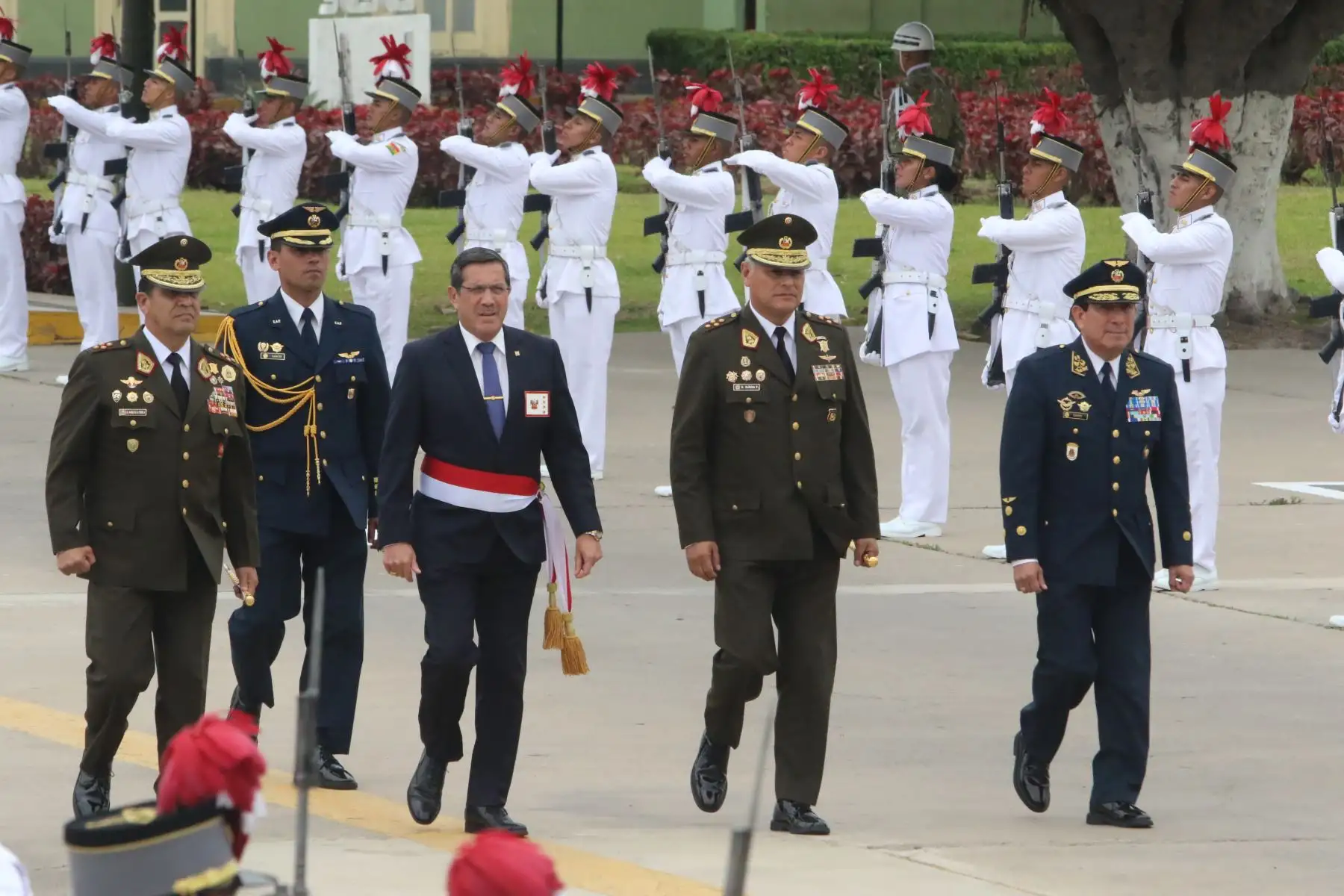 Presidenta Dina Boluarte en ceremonia de graduacion de la escuela de oficiales del Ejercito del Peru.FOTO:ANDINA/Hector Vinces.