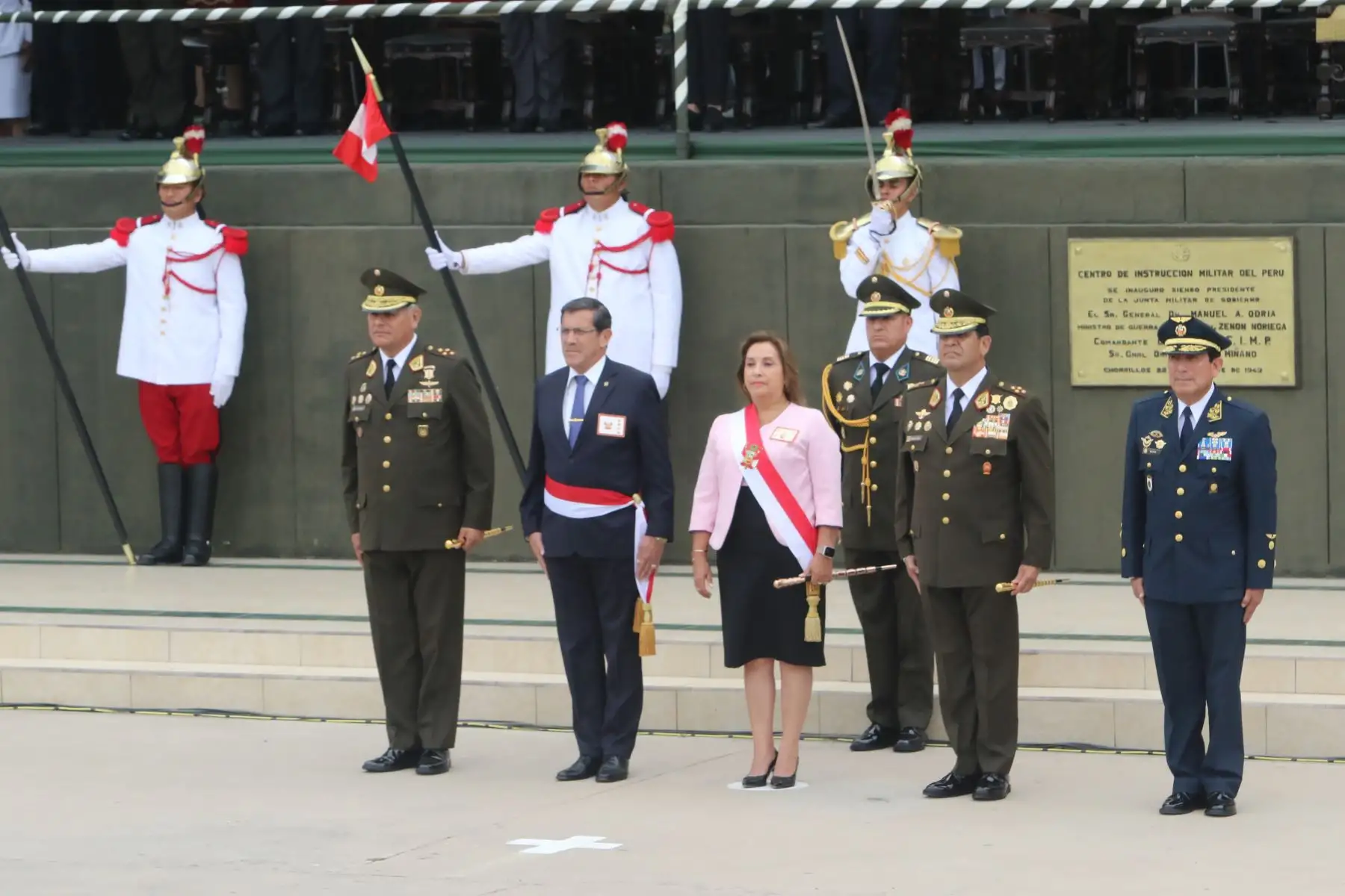 Presidenta Dina Boluarte en ceremonia de graduacion de la escuela de oficiales del Ejercito del Peru.FOTO:ANDINA/Hector Vinces.