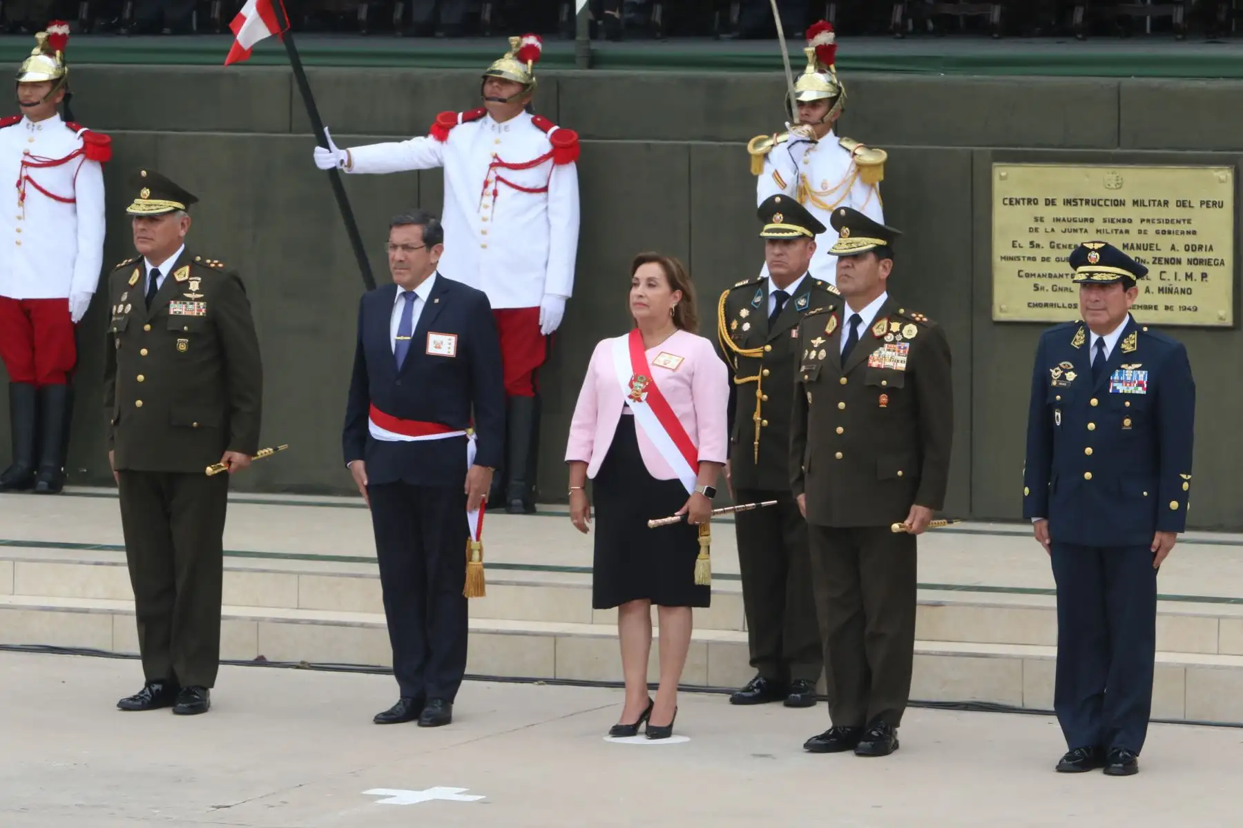 Presidenta Dina Boluarte en ceremonia de graduacion de la escuela de oficiales del Ejercito del Peru.FOTO:ANDINA/Hector Vinces.