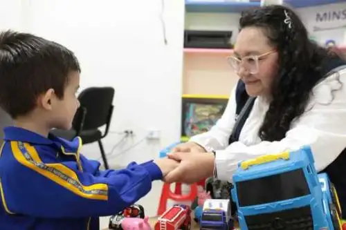 El Minsa debe asegurar el fortalecimiento de la seguridad estructural y funcional de cada hospital, centro y puesto de salud, ante el incremento de temperaturas, para evitar riesgos en la salud de las personas. ANDINA/ Minsa.