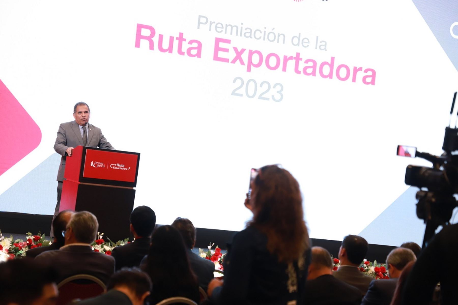 Ministro de Comercio Exterior y Turismo, Juan Carlos Mathews. Foto: Cortesía.