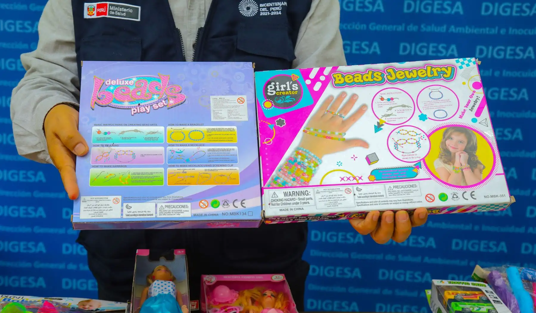 Con el fin de proteger la salud de las personas, sobre todo de las niñas y niños, en estas fiestas navideñas, el Ministerio de Salud (Minsa), a través de la Dirección General de Salud Ambiental e Inocuidad Alimentaria (Digesa), brinda recomendaciones a los padres de familia para la compra de juguetes seguros y no tóxicos Foto: ANDINA/Difusión