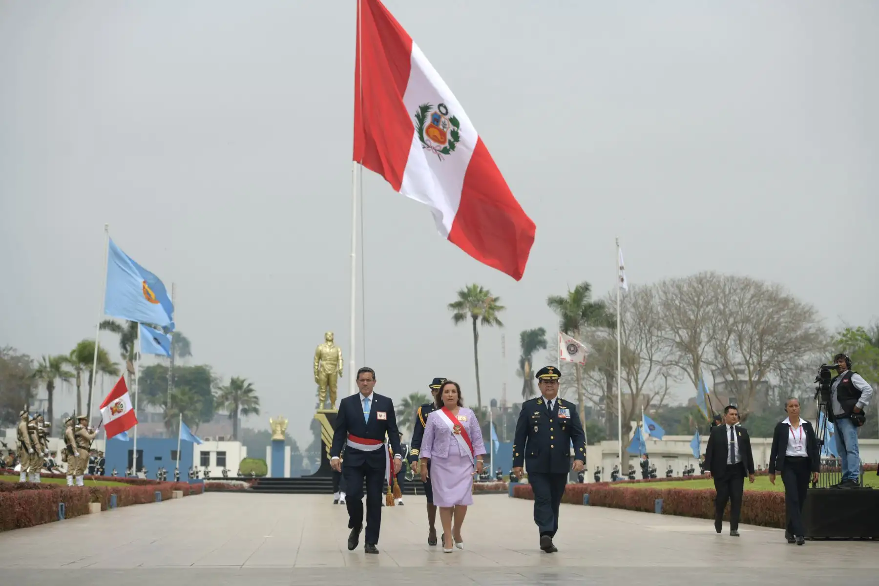 Presidenta Dina Boluarte participa en la ceremonia de clausura del año académico 2023 de la Escuela de Oficiales de la FAP. Foto: ANDINA/ Prensa Presidencia