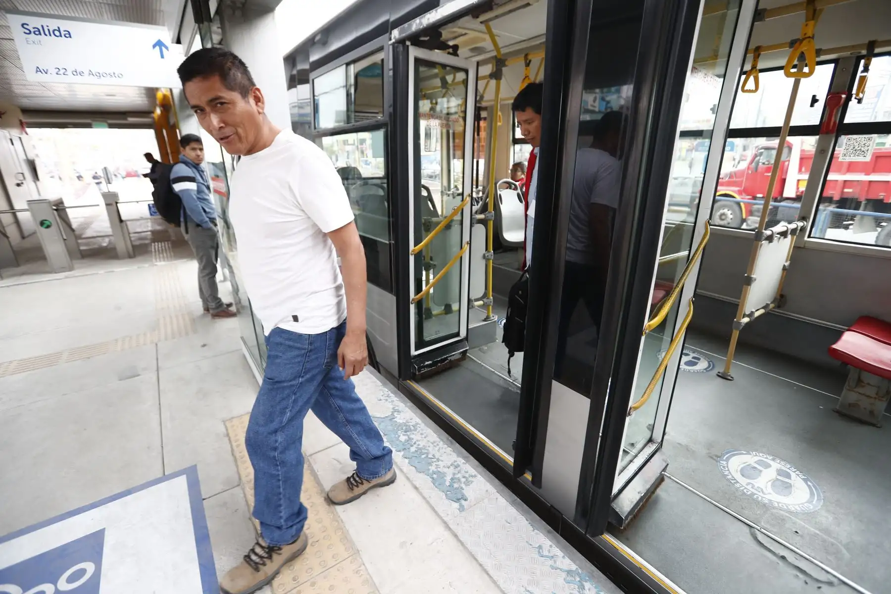 Hoy sábado 16 de diciembre comenzó la marcha blanca del servicio de ampliación del Metropolitano en Lima Norte. Los usuarios pudieron transportarse en los buses desde las estaciones Universidad, 22 de agosto, Andrés Belaunde y Los Incas. Foto: ANDINA/Daniel Bracamonte