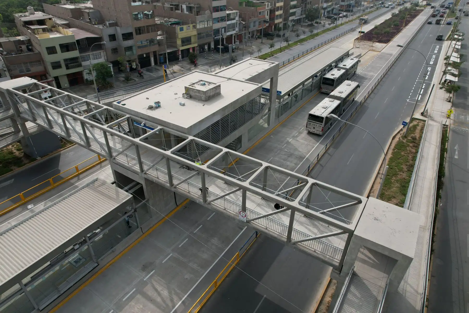 Las nuevas estaciones del Metropolitano, que entraron en funciones con la ampliación del servicio en Lima Norte, son Universidad, 22 de agosto, Andrés Belaunde y Los Incas, que incluyen un recorrido de 7.4 kilómetros. Foto: ANDINA/Daniel Bracamonte