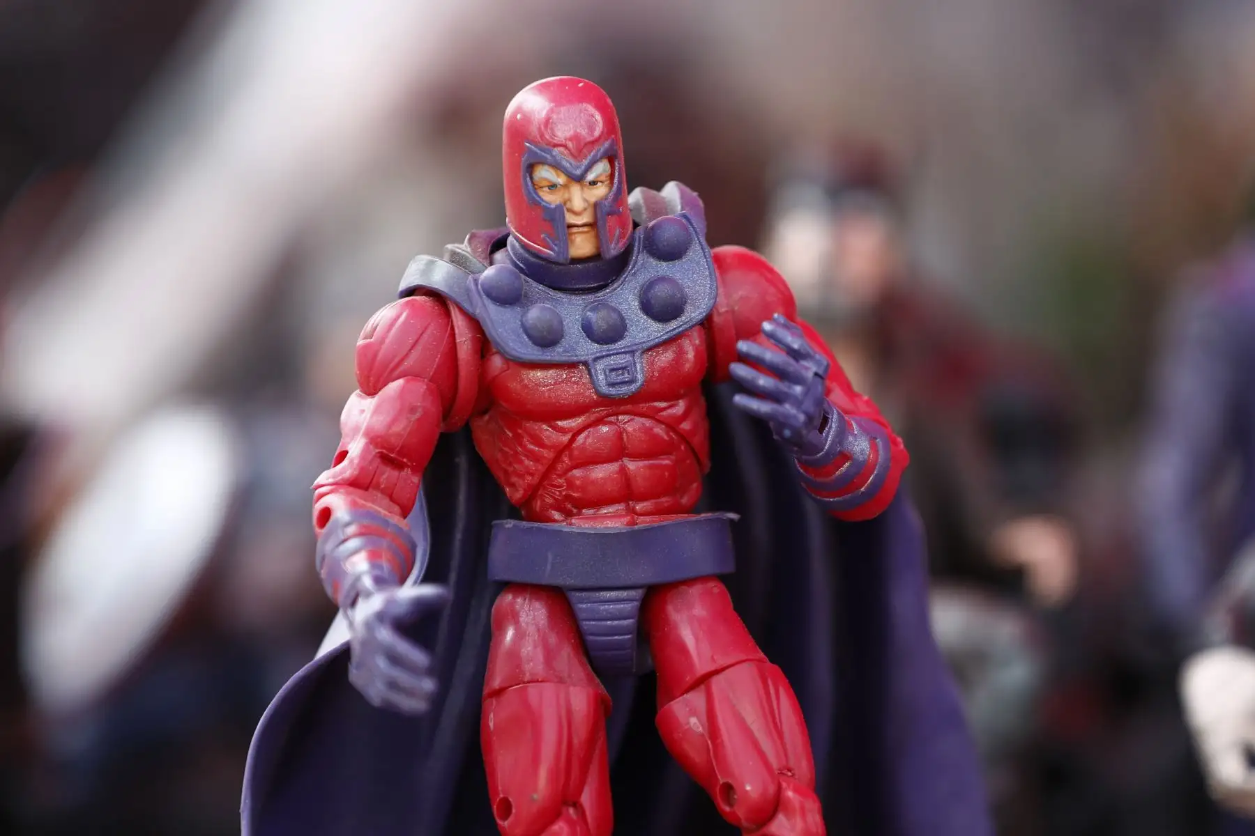 Figura de Magneto (X-MEN) de los años 90, uno de los tantos juguetes clásicos que se ofertan al público en la feria instalada en la antigua Carpa Grau en el distrito de La Victoria. Foto: ANDINA/Daniel Bracamonte