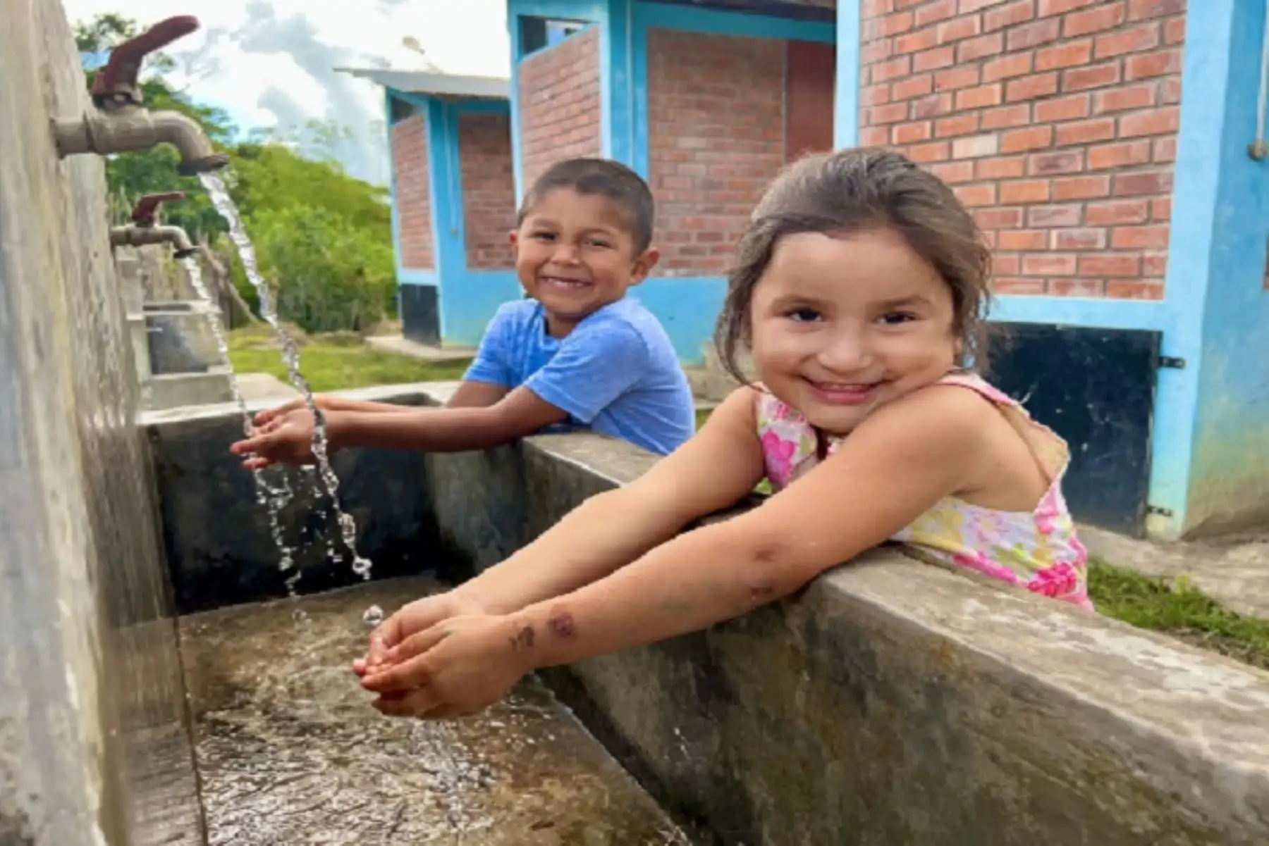 El acceso al agua potable y alcantarillado en las zonas rurales, eleva significativamente la calidad de vida y oportunidades de desarrollo de la población.ANDINA/Difusión
