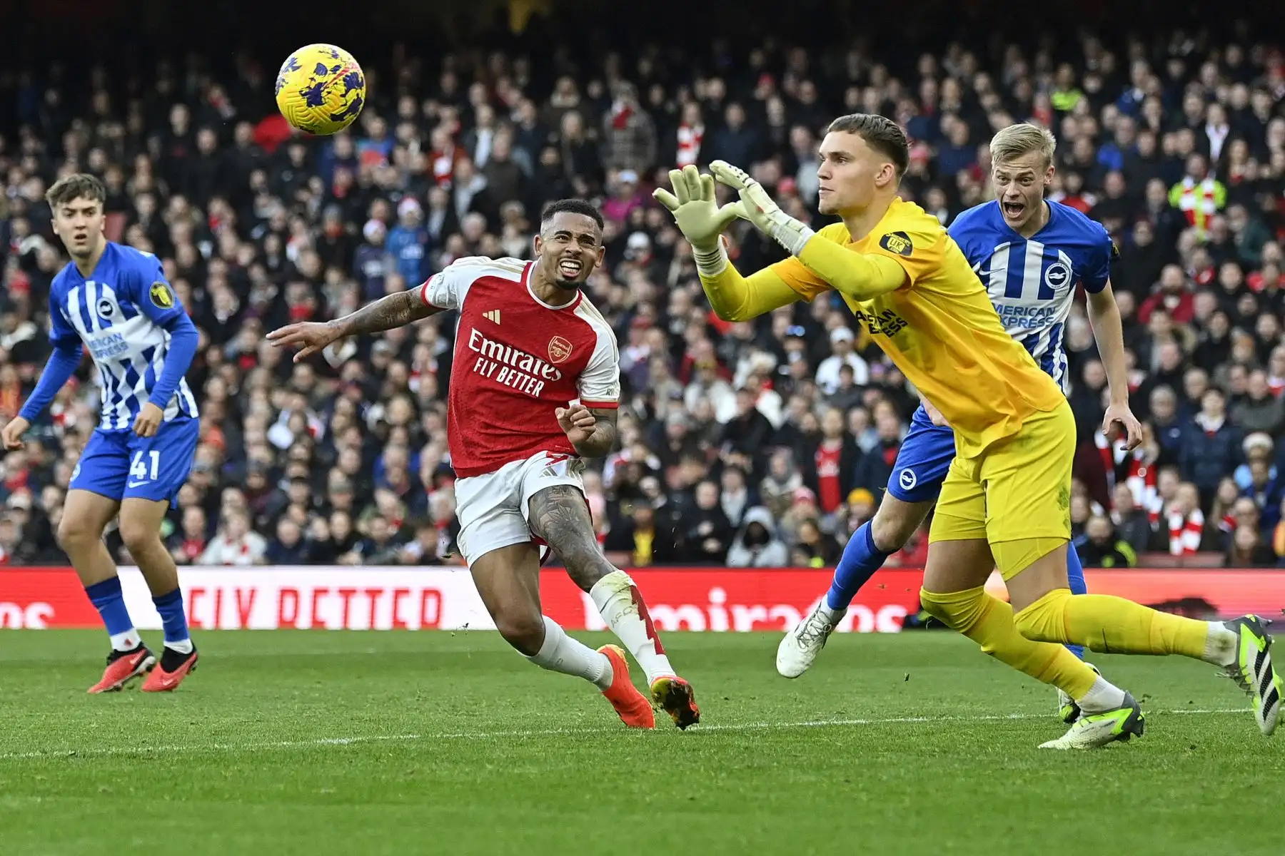 Con goles de Gabriel Jesús y Kai Havertz, el Arsenal supera por 2-0 al Brighton durante el partido de fútbol de la jornada 17 de la Premier League inglesa en el Estadio Emirates de Londres. Foto: AFP