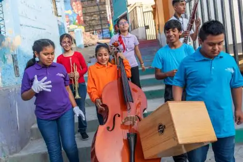 Sinfonía por el Perú atendió a más de 6 mil 400  familias durante el 2023.