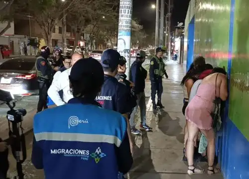 Migraciones emite 53 órdenes de salida y expulsión de ciudadanos extranjeros que viven en La Libertad y que no han regularizado su condición migratoria. ANDINA/Difusión