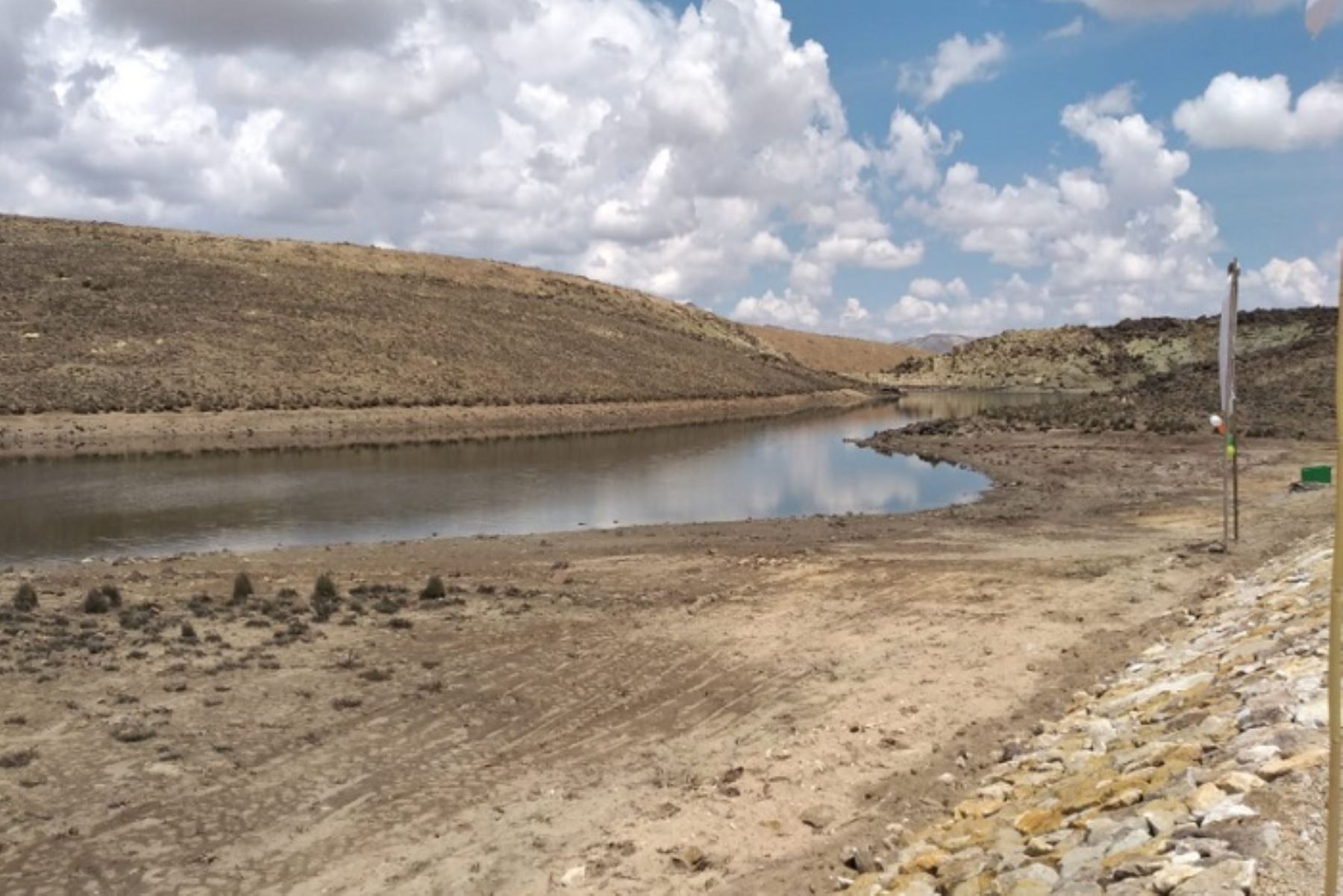 Con 63 qochas que se proyecta construir se podrá almacenar 1 millón 213,924.59 metros cúbicos de agua de lluvia.