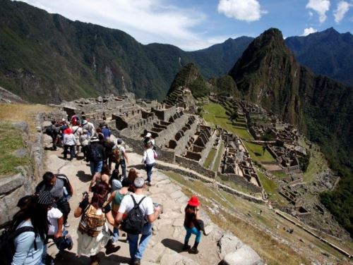 Perú buscará atraer 4.4 millones de turistas extranjeros el 2024 y retornar al flujo de visitantes internacionales prepanemia.ANDINA/Difusión
