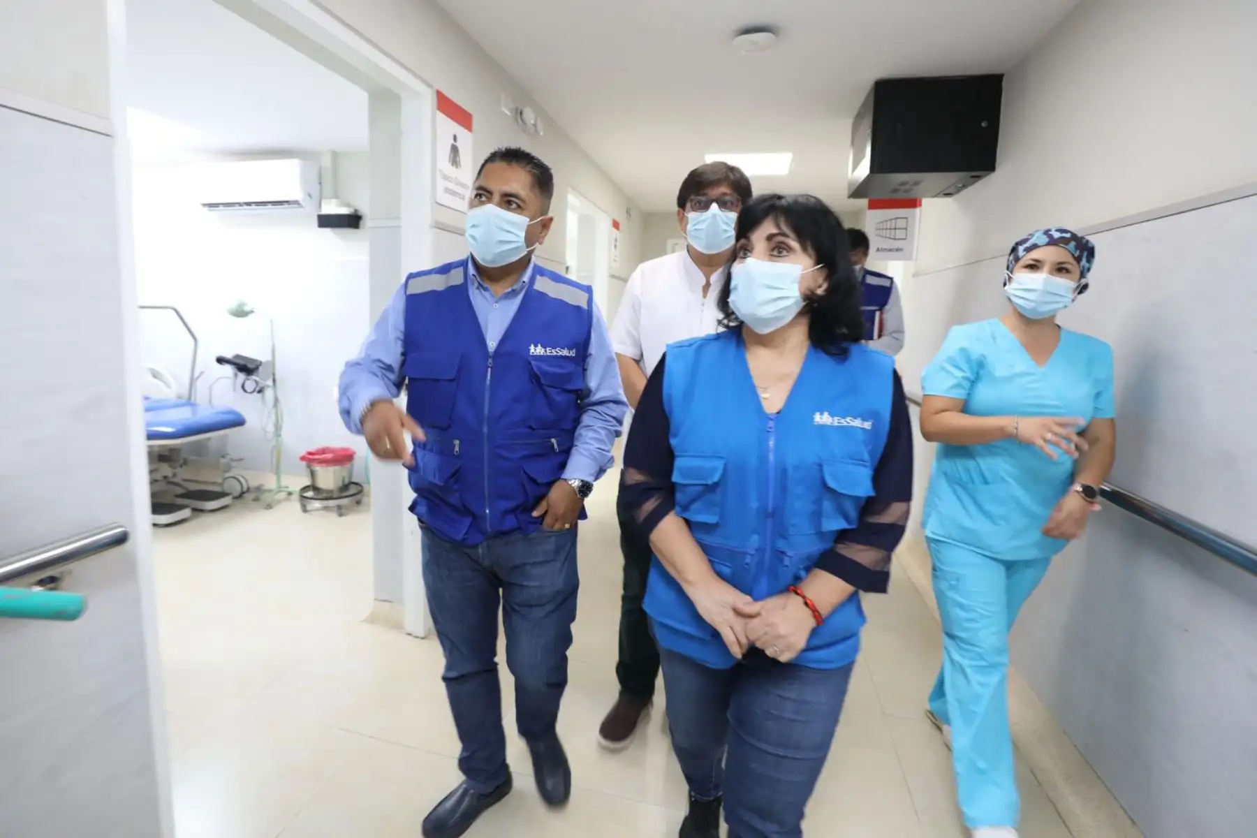 La titular de EsSalud llegó hasta Chiclayo para inspeccionar los trabajos de contingencia en hospitales y otros establecimientos de salud. Foto: ANDINA/ EsSalud