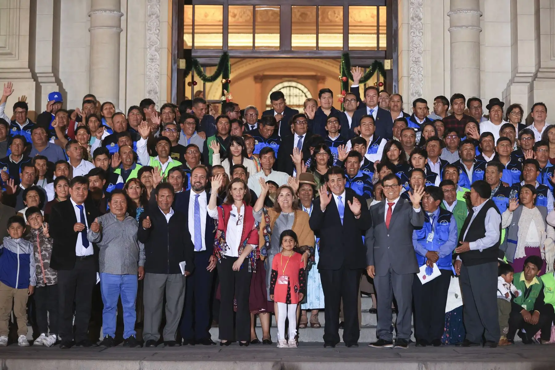 Presidenta Dina Boluarte participó en la ceremonia de suscripción del contrato de préstamo entre el Estado Peruano y el BID, que aprueba el crédito para la ejecución del megaproyecto de agua potable y alcantarillado para Juliaca, región Puno.

Foto: ANDINA/Prensa Presidencia