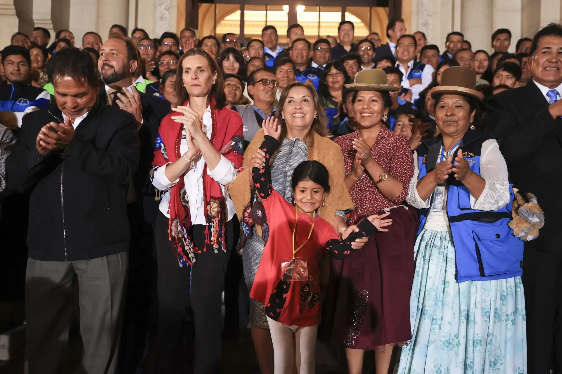 Presidenta Dina Boluarte participó en la ceremonia de suscripción del contrato de préstamo entre el Estado Peruano y el BID, que aprueba el crédito para la ejecución del megaproyecto de agua potable y alcantarillado para Juliaca, región Puno.

Foto: ANDINA/Prensa Presidencia