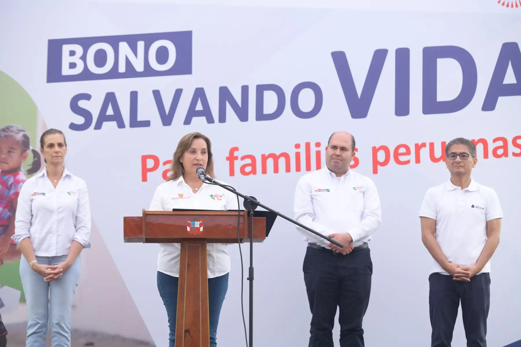 La presidenta Dina Boluarte entregó viviendas familiares a familias damnificadas por el ciclón Yaku. Foto: ANDINA/Prensa Presidencia