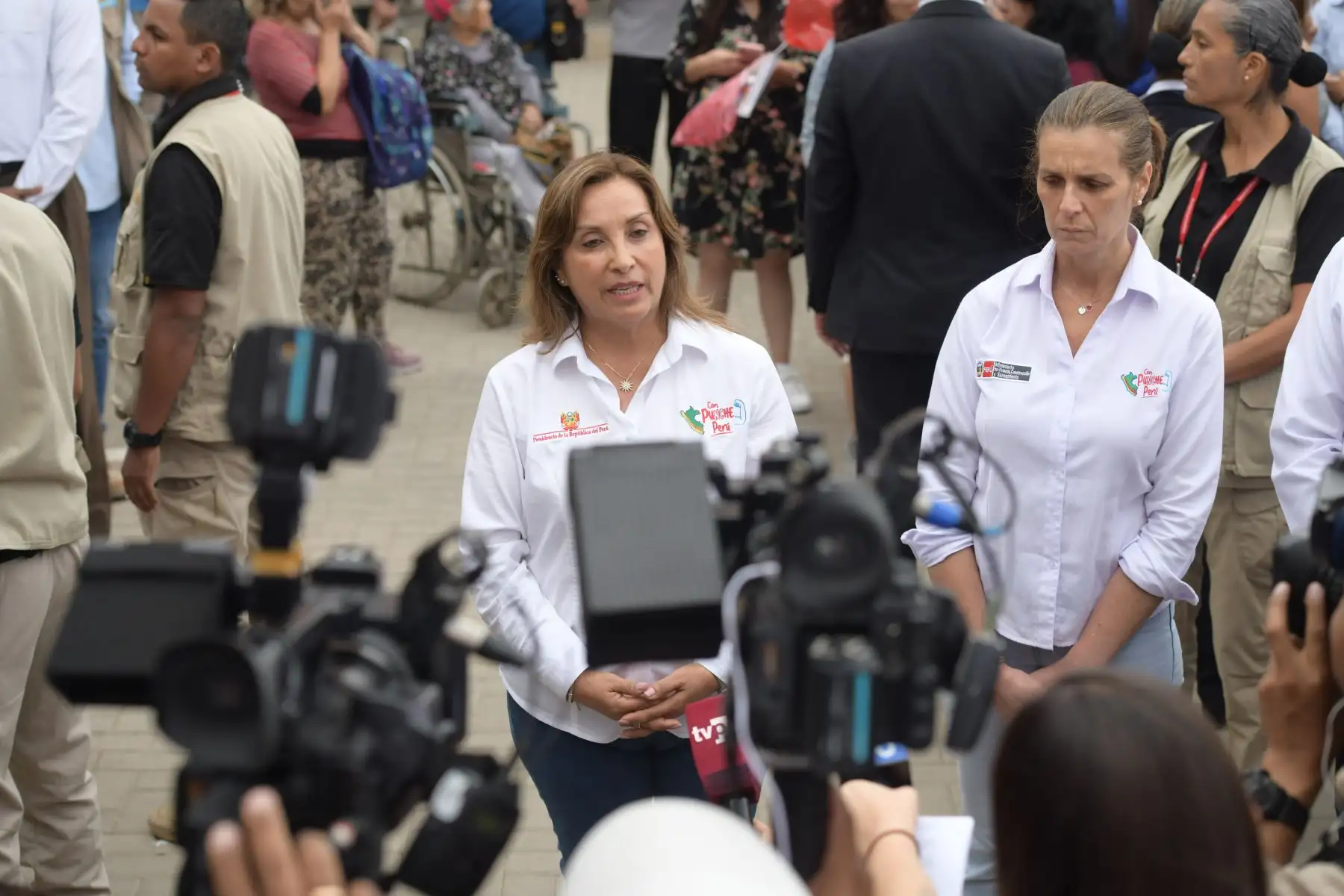 La presidenta Dina Boluarte entregó viviendas familiares a familias damnificadas por el ciclón Yaku. Foto: ANDINA/Prensa Presidencia