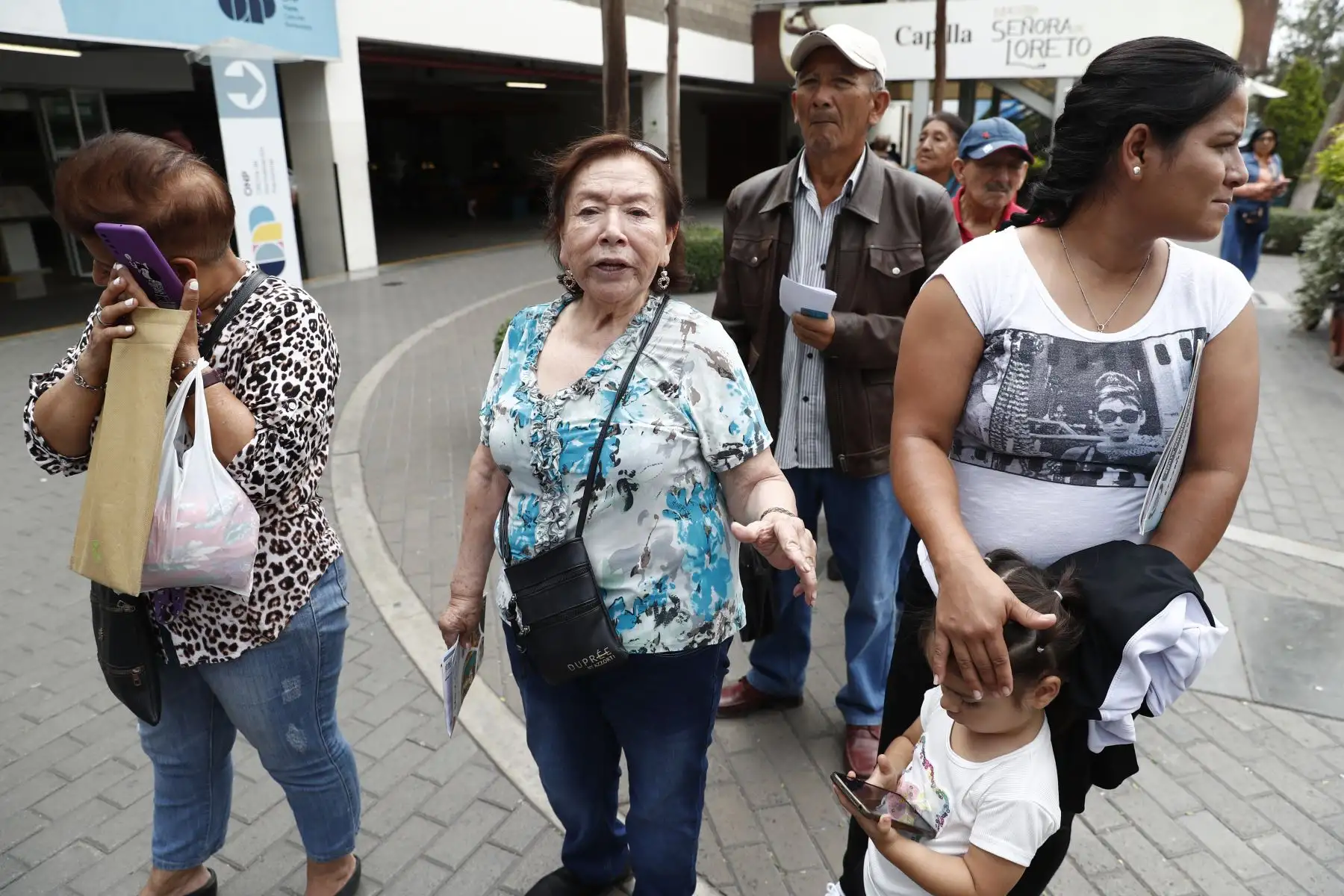Hoy jueves 21 de diciembre comenzó el proceso de devolución de aportes al Fondo Nacional de Vivienda FONAVI en las diversas agencias del Banco de la Nación en Lima Metropolitano y provincias. Foto: ANDINA/ Daniel Bracamonte