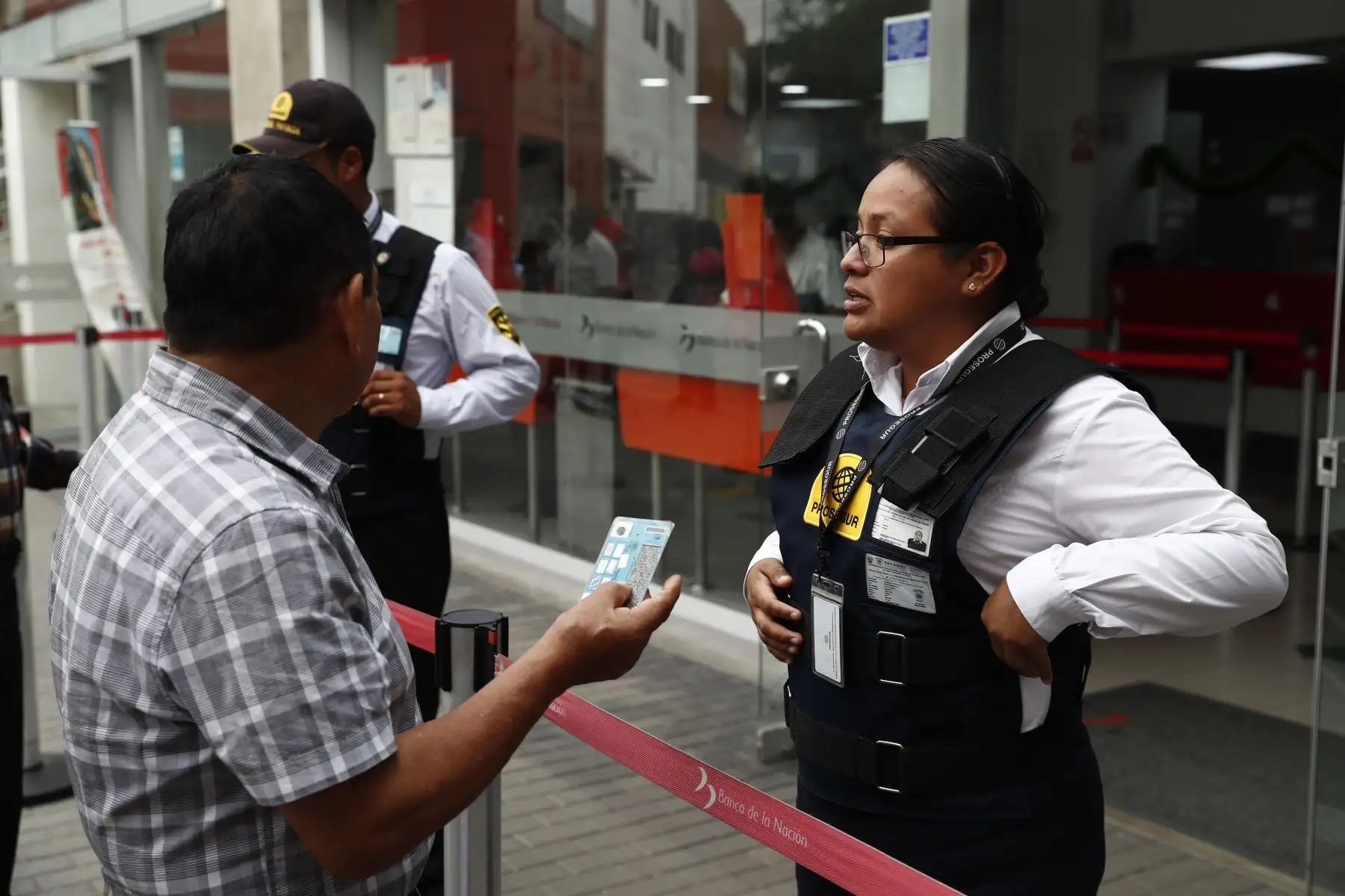 Hoy jueves 21 de diciembre comenzó el proceso de devolución de aportes al Fondo Nacional de Vivienda FONAVI en las diversas agencias del Banco de la Nación en Lima Metropolitano y provincias. Foto: ANDINA/ Daniel Bracamonte