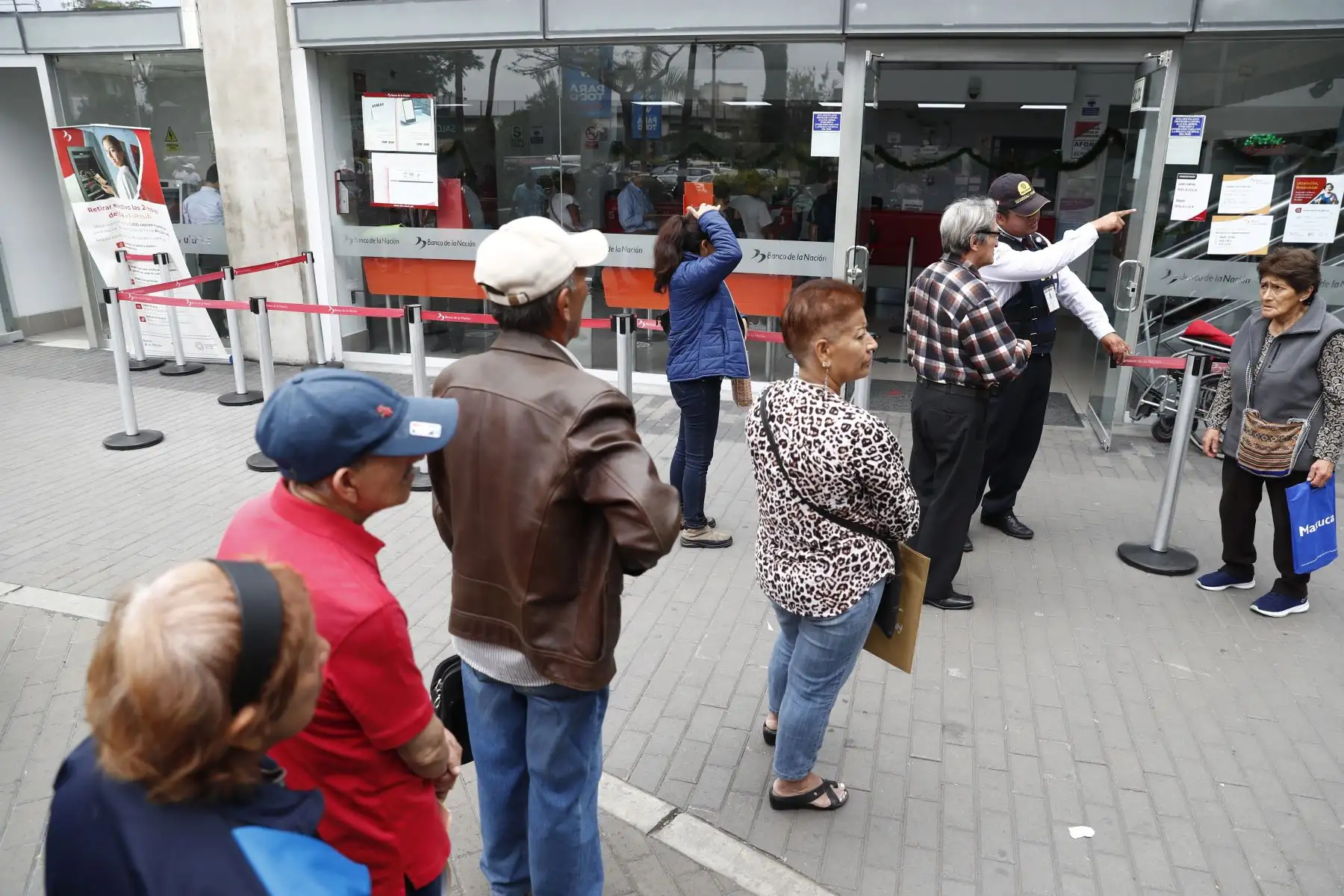 Hoy jueves 21 de diciembre comenzó el proceso de devolución de aportes al Fondo Nacional de Vivienda FONAVI en las diversas agencias del Banco de la Nación en Lima Metropolitano y provincias. Foto: ANDINA/ Daniel Bracamonte
