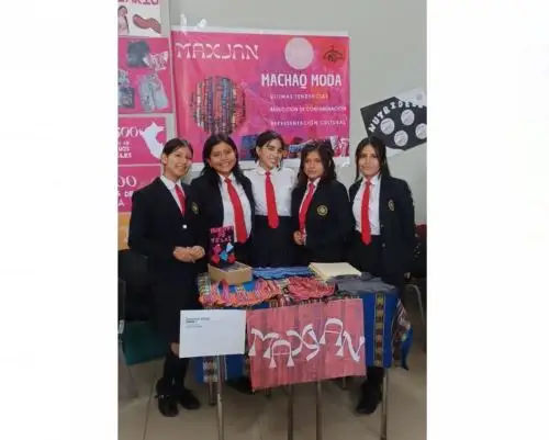 Estudiantes del COAR San Martín ganaron concurso internacional celebrado en Argentina con novedosa propuesta de moda sostenible. ANDINA/Difusión