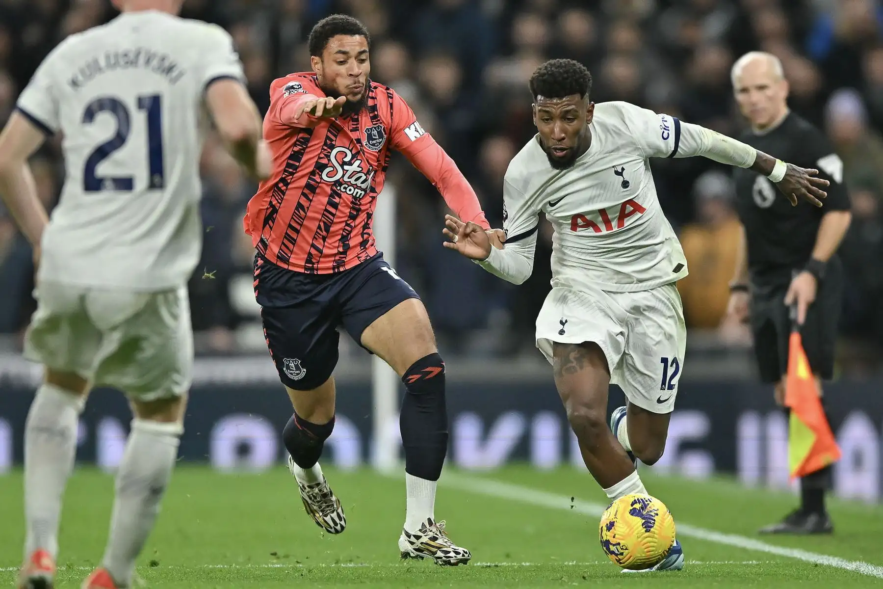 Con goles de Richarlison y Son Heung-Min en el primer tiempo, el Tottenham Hotspur venció 2-1 al Everton en Londres, por la jornada 18 de la Premier League inglesa. Foto: EFE