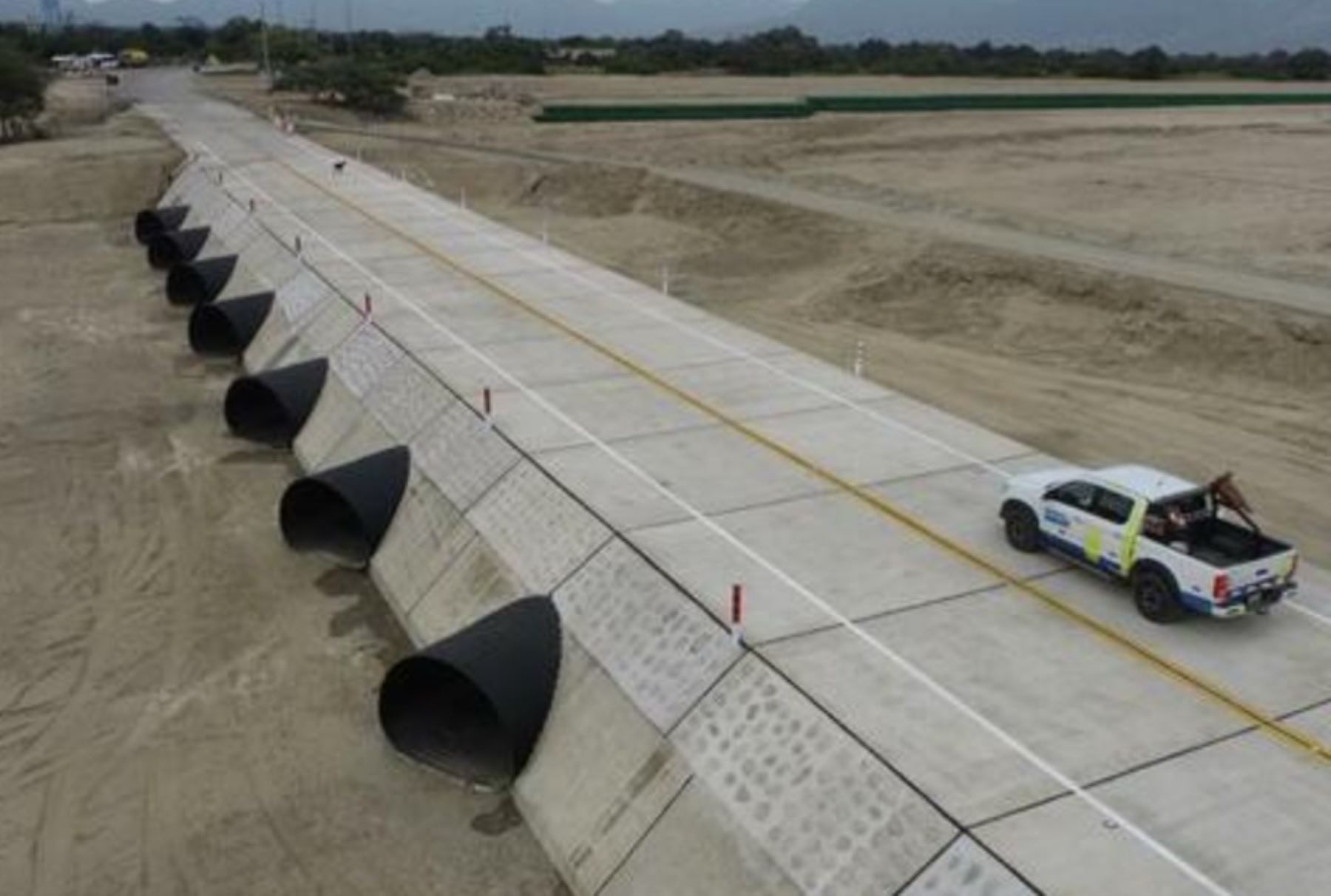 El Ministerio de Transportes y Comunicaciones, a través de la Dirección de Programas y Proyectos de Transportes, anunció la culminación de la instalación de una batería de alcantarillas en la quebrada Querpón, ubicada en el distrito de Olmos, región Lambayeque.
